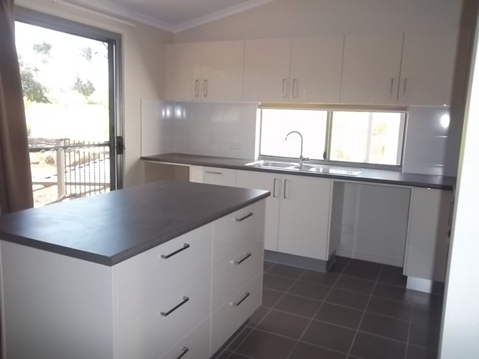 2/1A Leichhardt Drive, Moranbah, QLD, 4744, Moranbah - Thumbnail 3