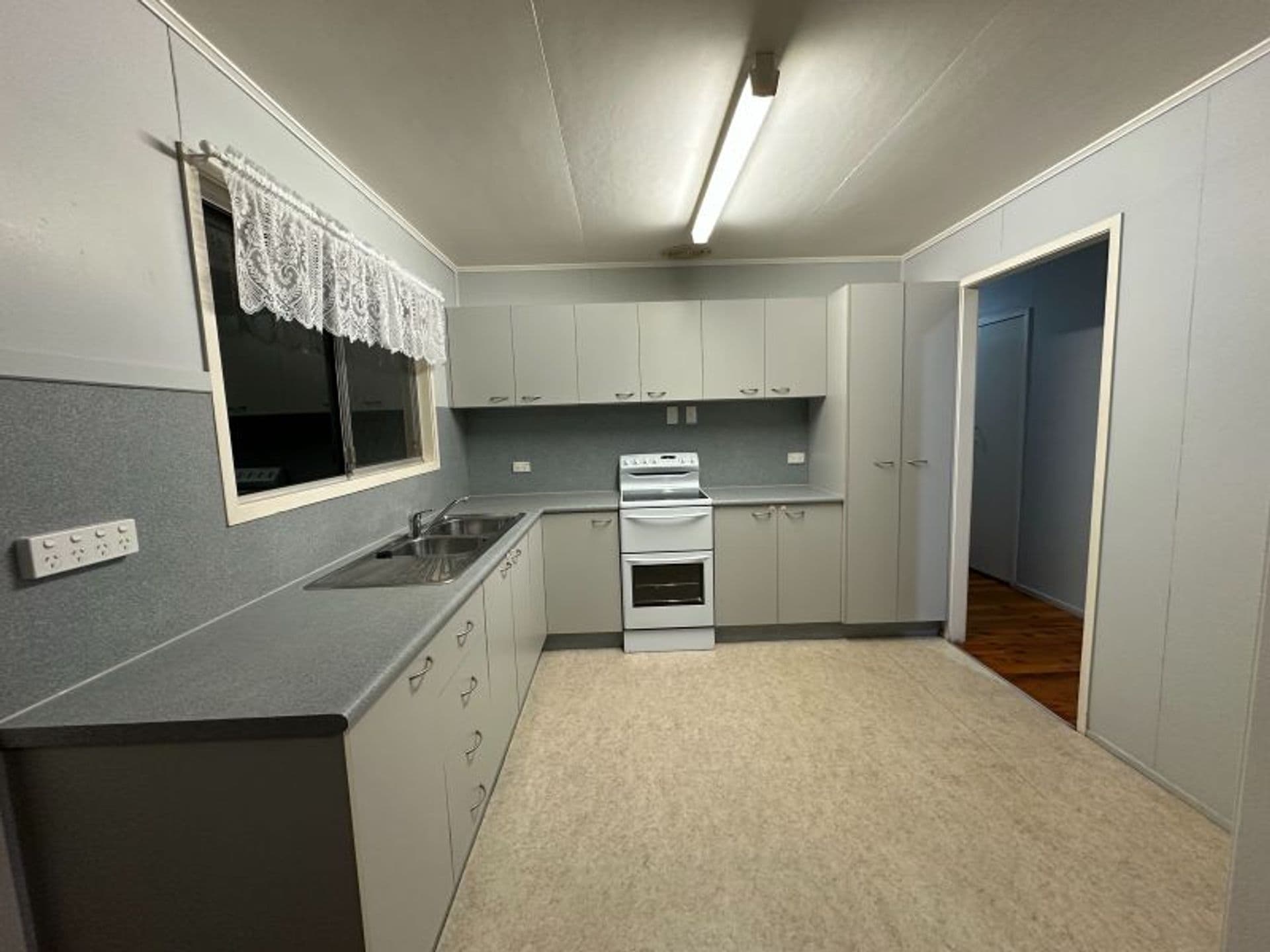 1 Cook Crescent, Dysart, QLD, 4745, Dysart - Thumbnail 8