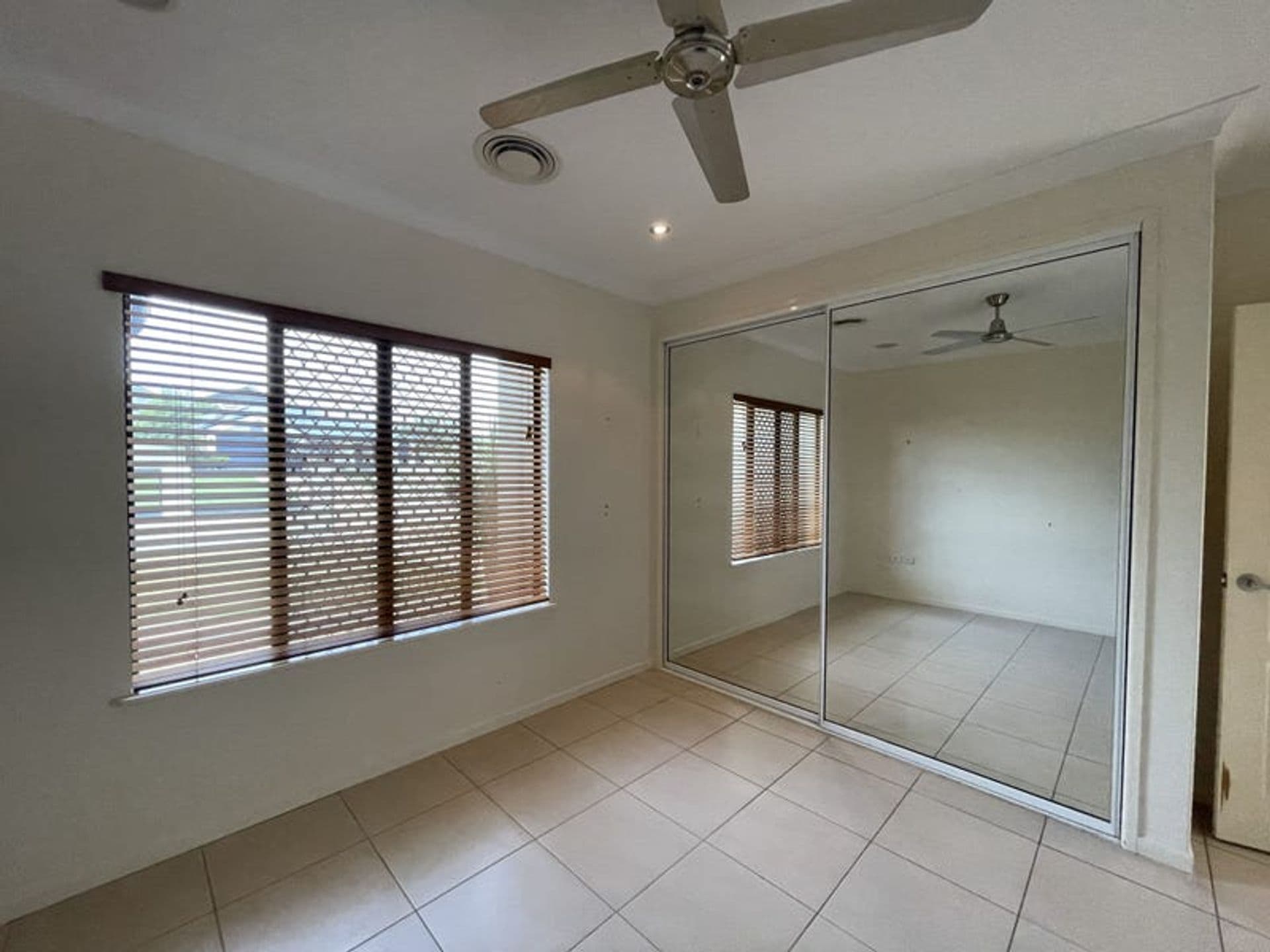 13 Norton Ct, Moranbah, QLD, 4744, Moranbah - Thumbnail 7