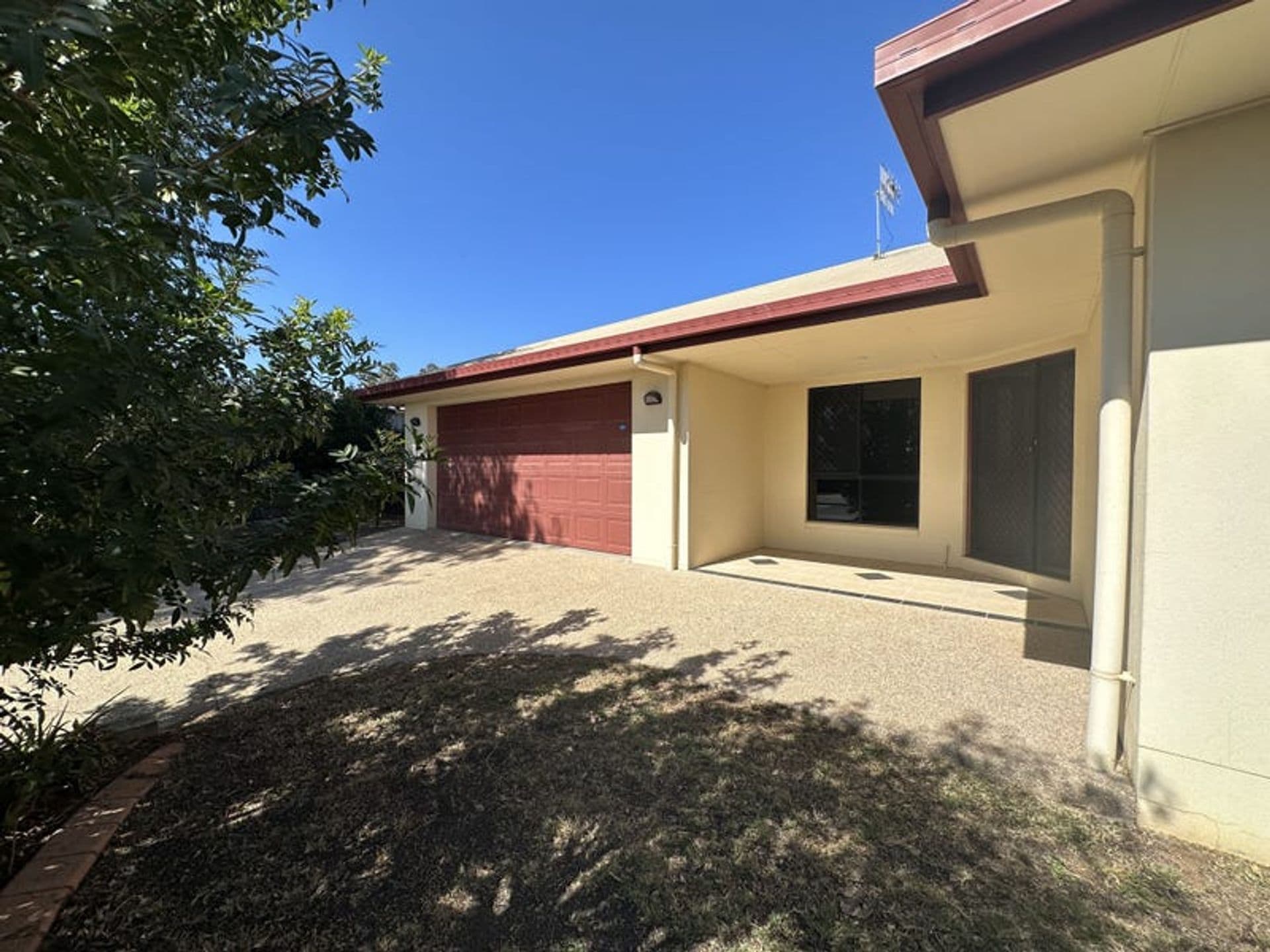 79 Clements St, Moranbah, QLD, 4744, Moranbah - Thumbnail 2