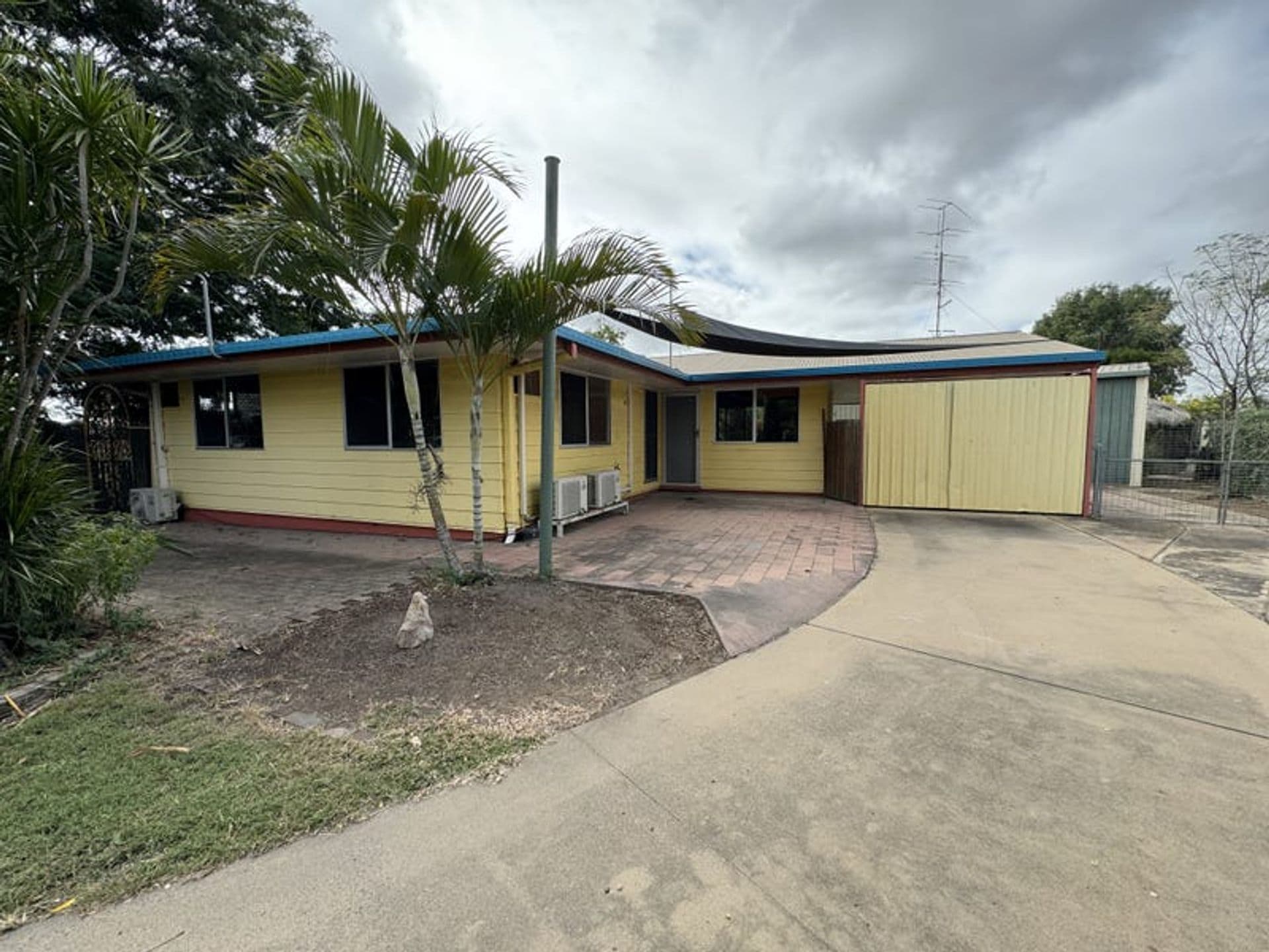 64 Yeates St, Moranbah, QLD, 4744, Moranbah - Thumbnail 2