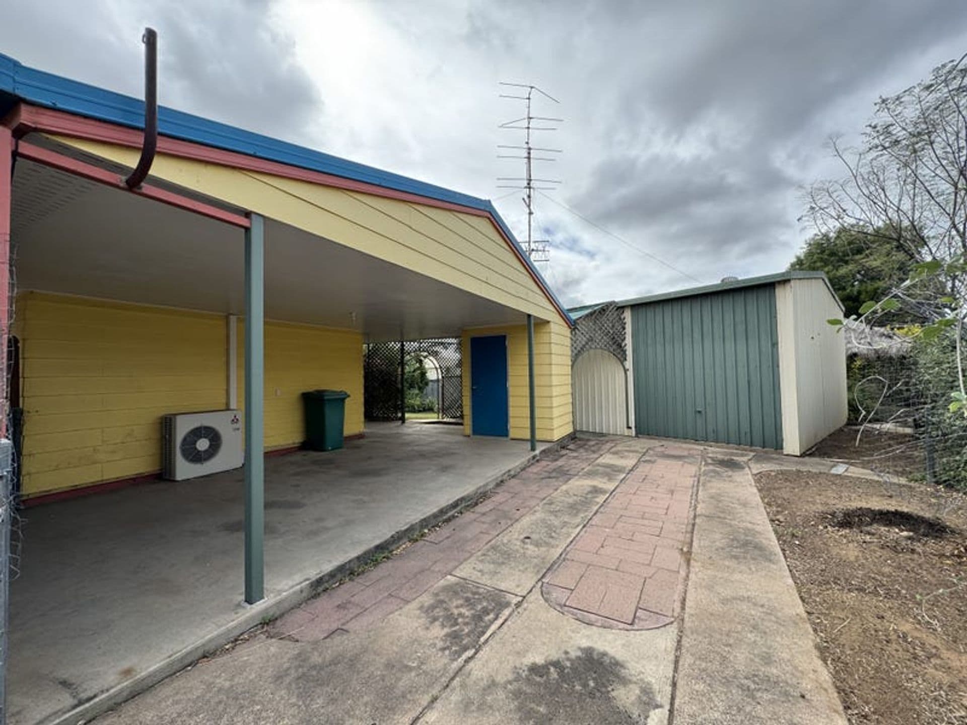 64 Yeates St, Moranbah, QLD, 4744, Moranbah - Thumbnail 3