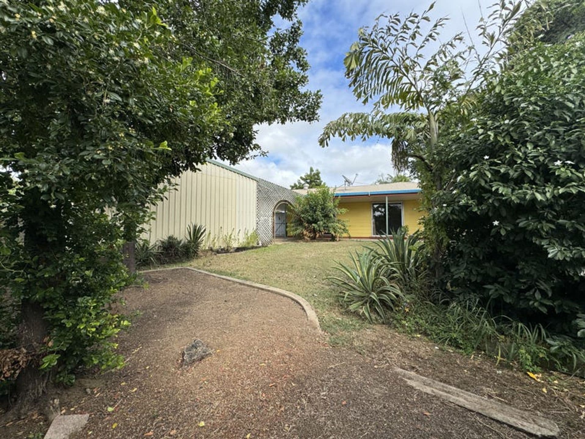 64 Yeates St, Moranbah, QLD, 4744, Moranbah - Thumbnail 6