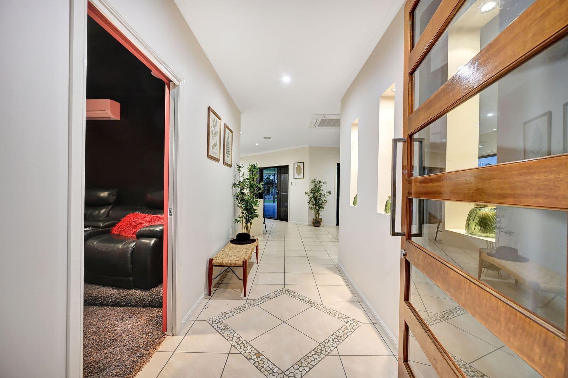 1/504 BLACK RIVER ROAD, Black River, QLD, 4818, Black River - Thumbnail 7