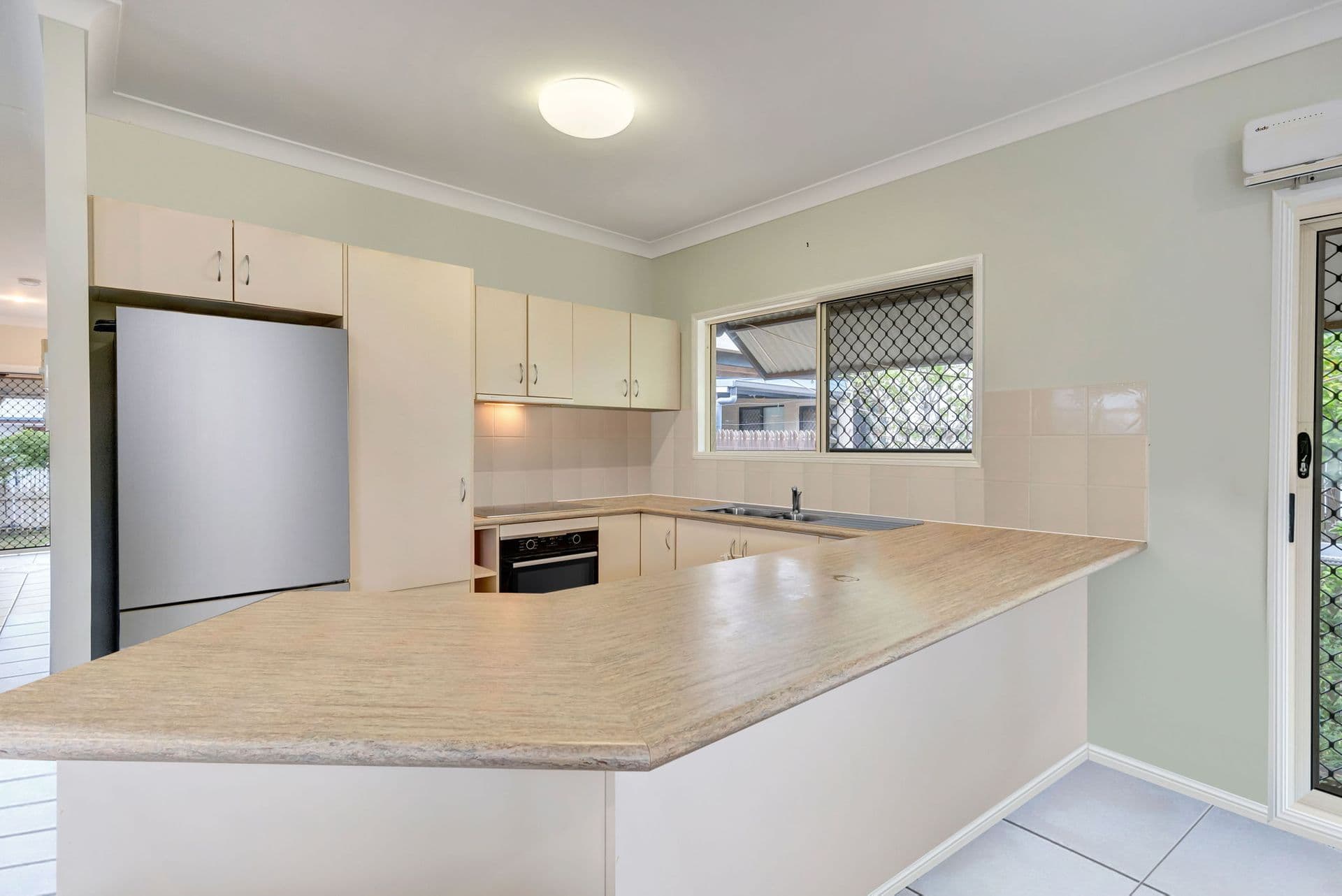 5 MICHELIA CLOSE, Kirwan, QLD, 4817, Kirwan - Thumbnail 4