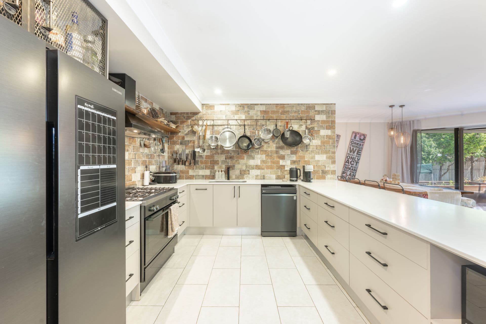 50 Dampier Crescent, Burdell, QLD, 4818, Burdell - Thumbnail 6