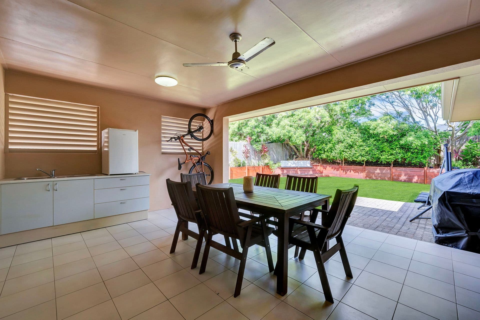 3 Franklin Drive, Mount Louisa, QLD, 4814, Mount Louisa - Thumbnail 7