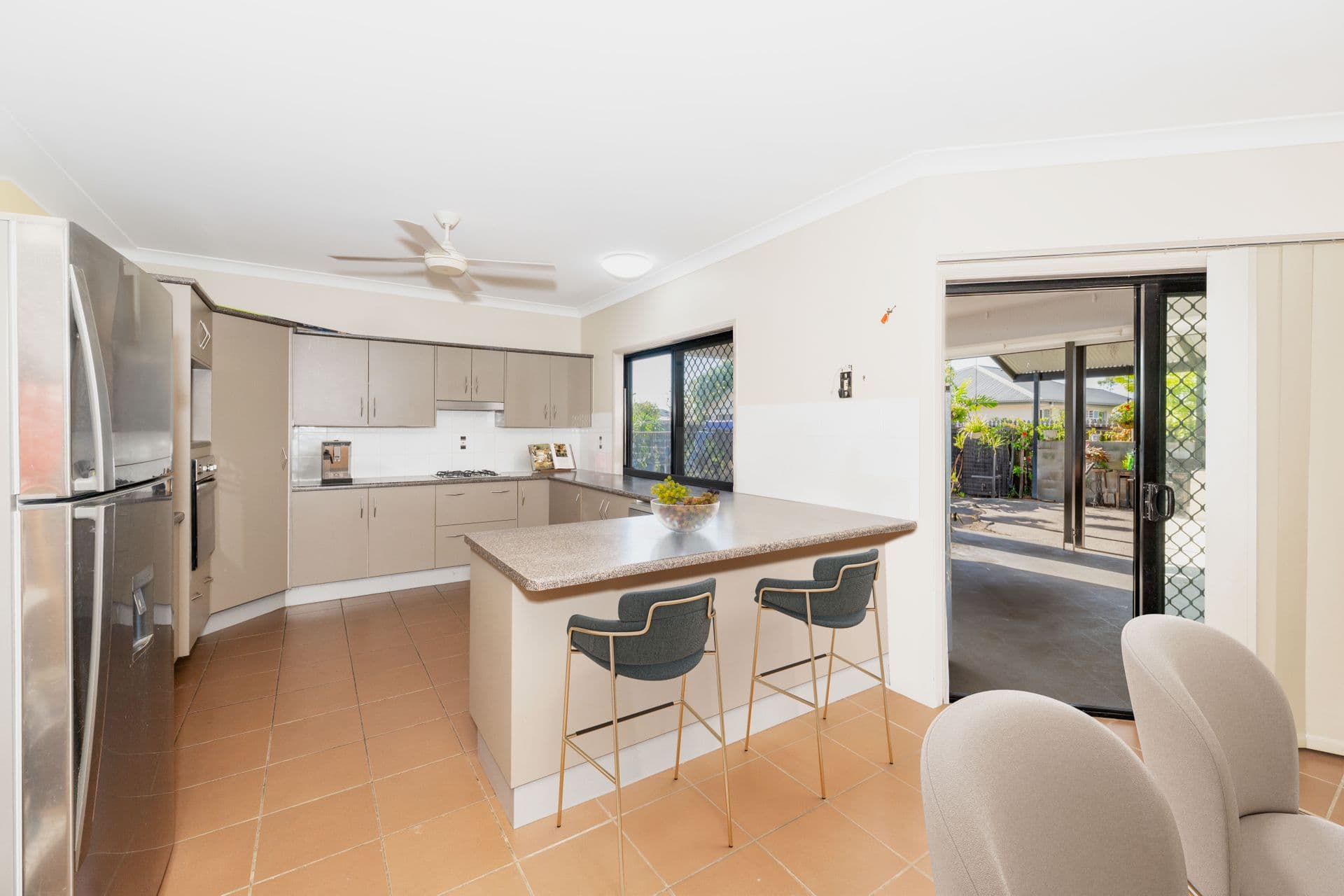 7 Greenview Drive, Mount Louisa, QLD, 4814, Mount Louisa - Thumbnail 5