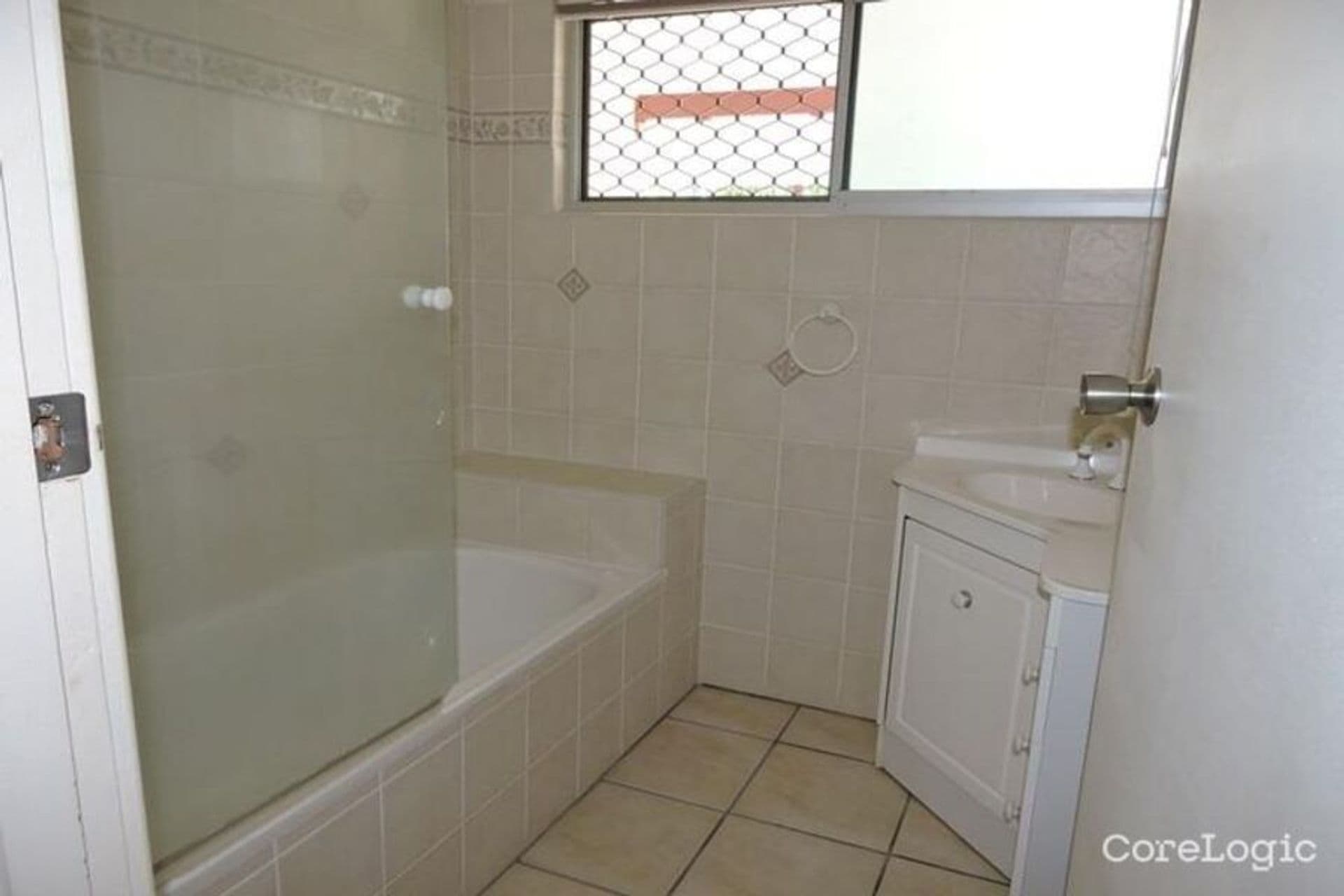 15 Poplar Street, Kirwan, QLD, 4817, Kirwan - Thumbnail 2