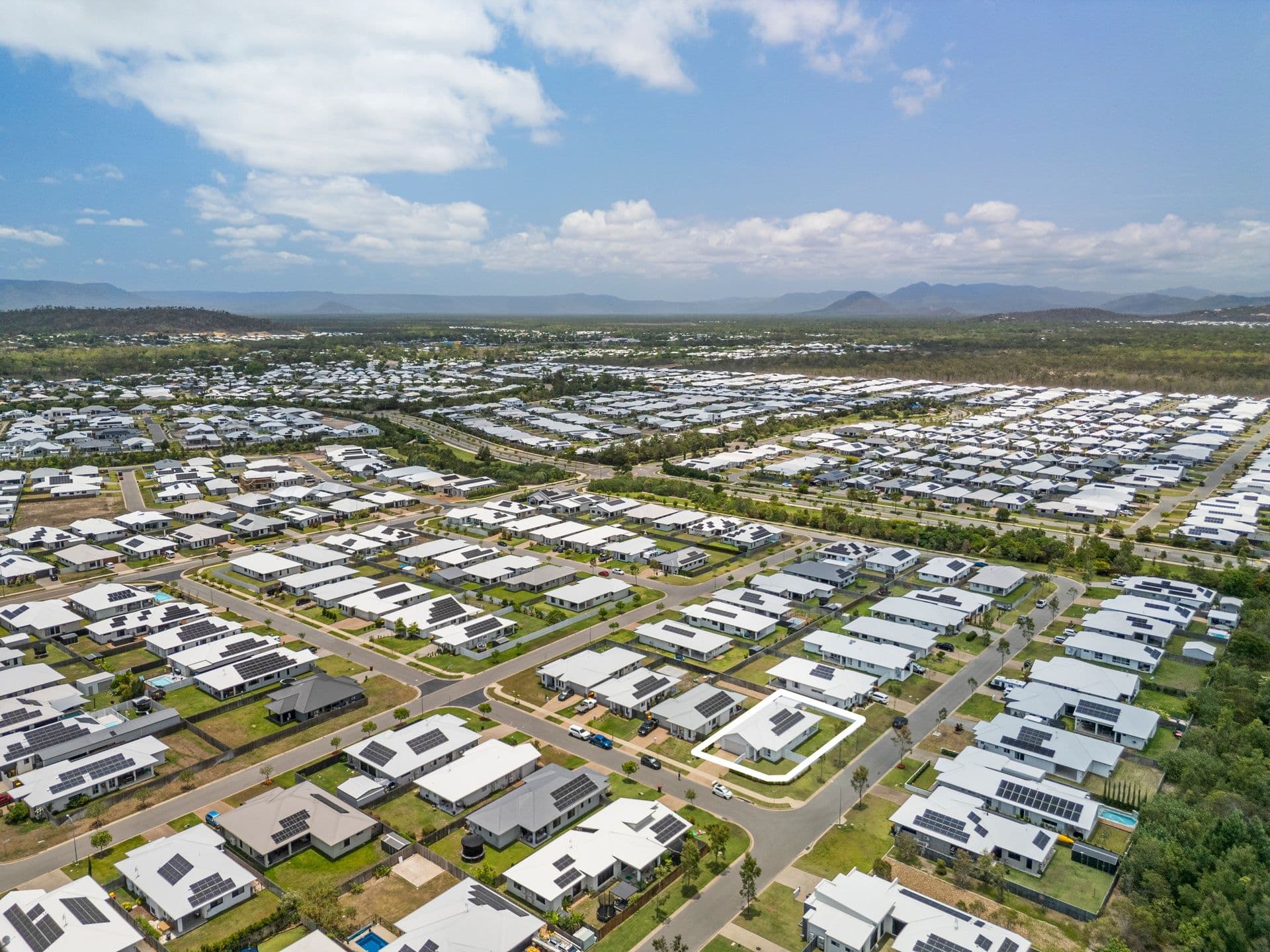 21 Sola Street, Burdell, QLD, 4818, Burdell - Thumbnail 3