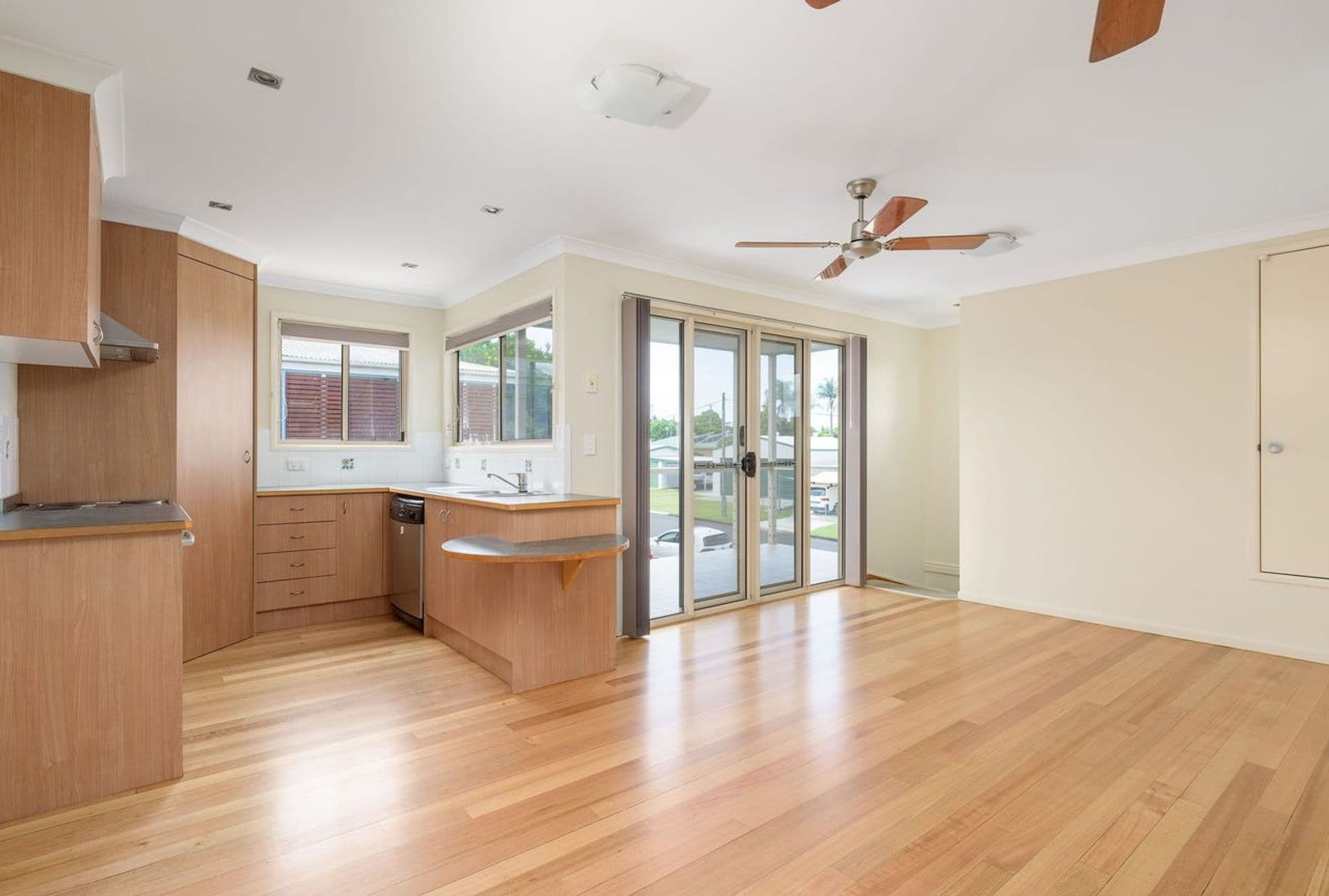 1/17 Bass Street, Tin Can Bay, QLD, 4580, Tin Can Bay - Thumbnail 2
