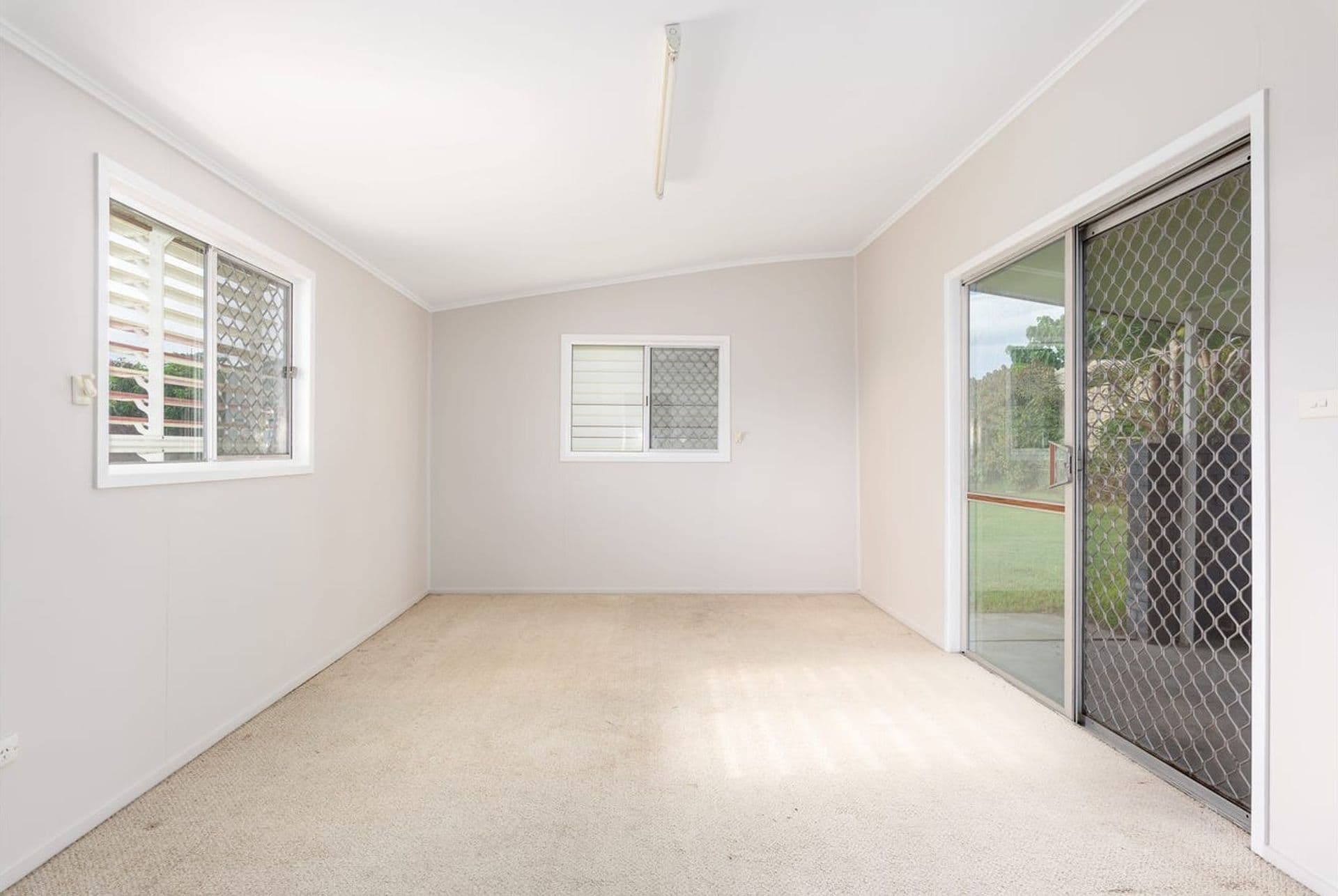 33 Bass Street, Tin Can Bay, QLD, 4580, Tin Can Bay - Thumbnail 4