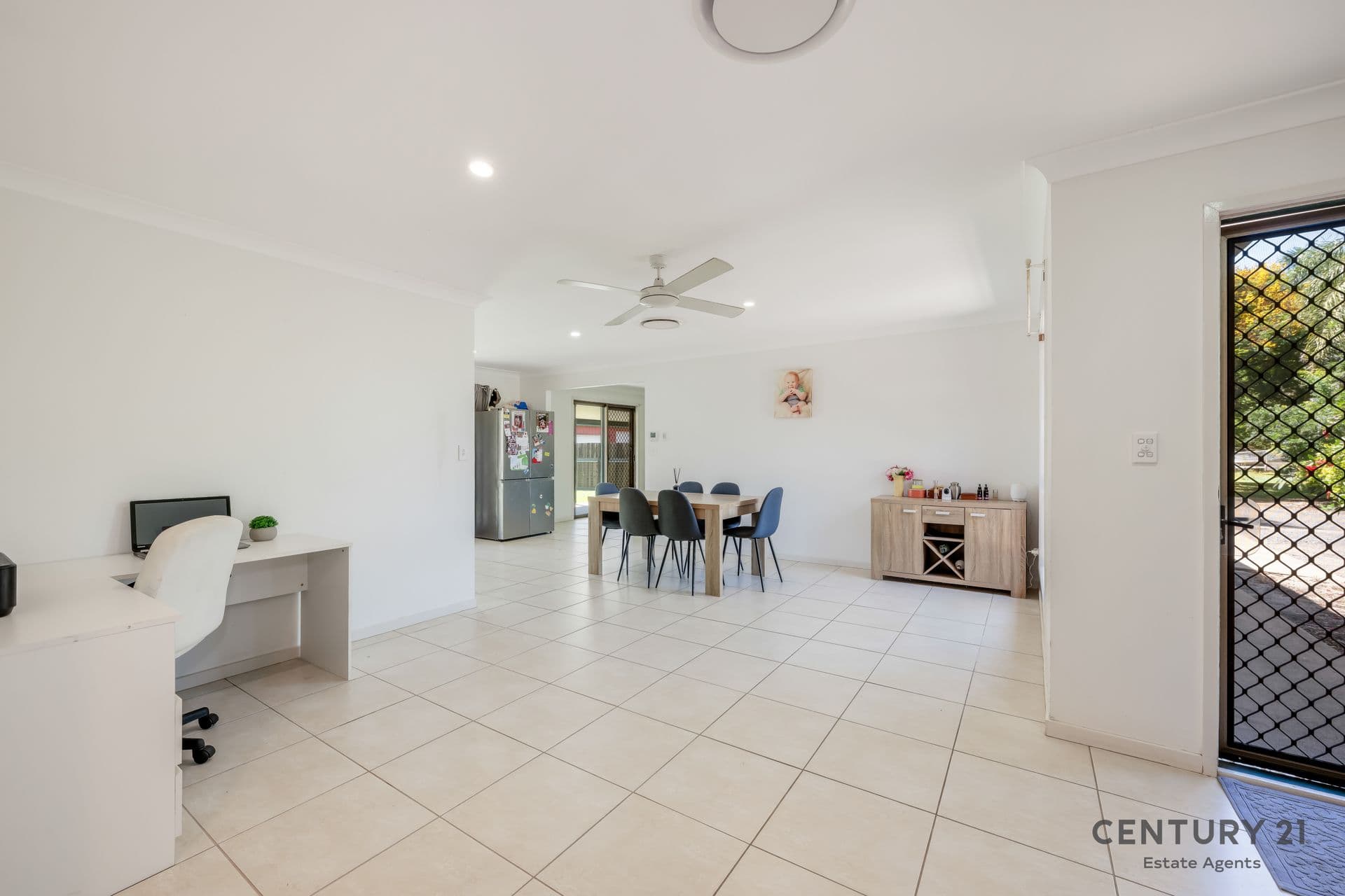 2/14 Heidke St, Bundaberg, QLD, 4670, Gooburrum - Thumbnail 4