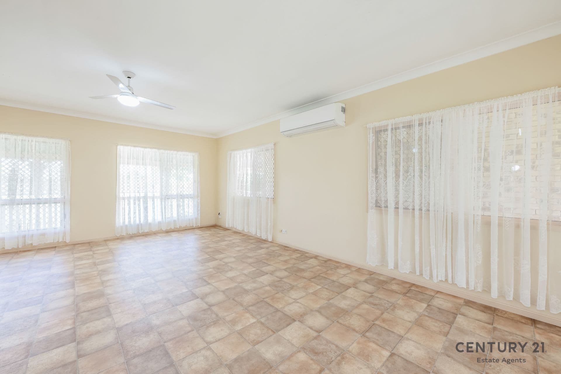 2/14 Heidke St, Bundaberg, QLD, 4670, Gooburrum - Thumbnail 7