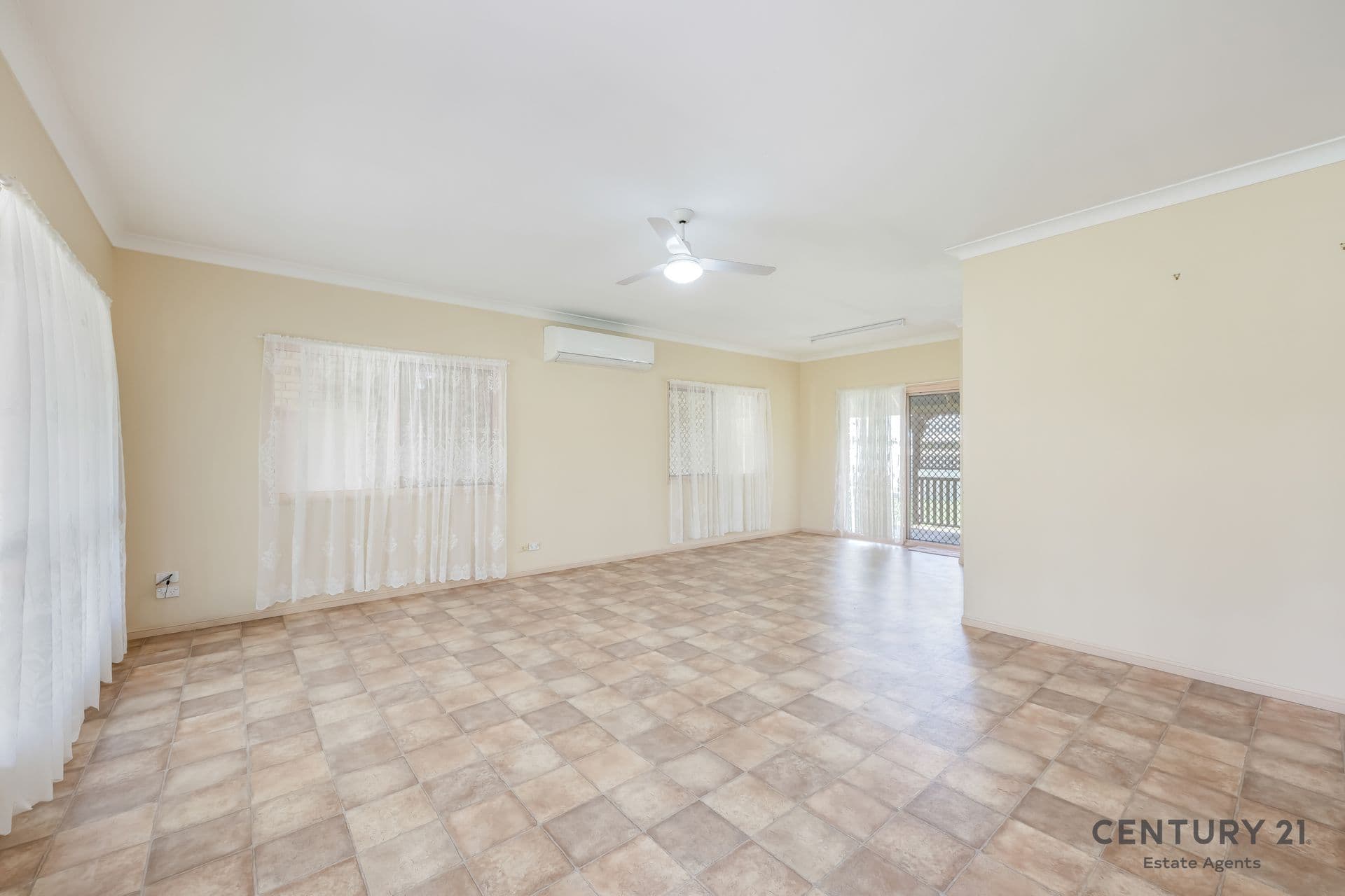 2/14 Heidke St, Bundaberg, QLD, 4670, Gooburrum - Thumbnail 8