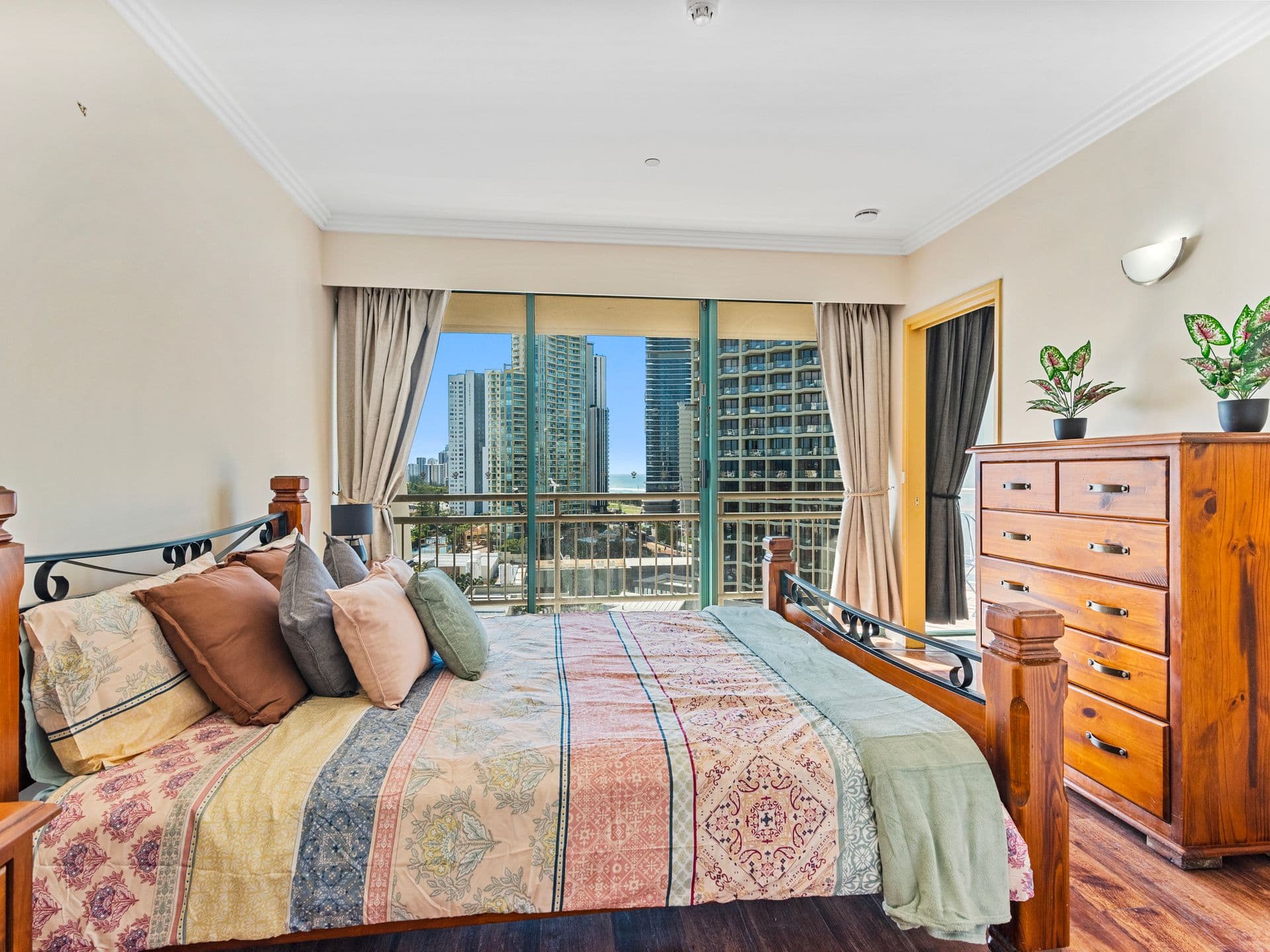 1107/5-19 Gold Coast Highway, Surfers Paradise, QLD, 4217, Surfers Paradise - Thumbnail 6