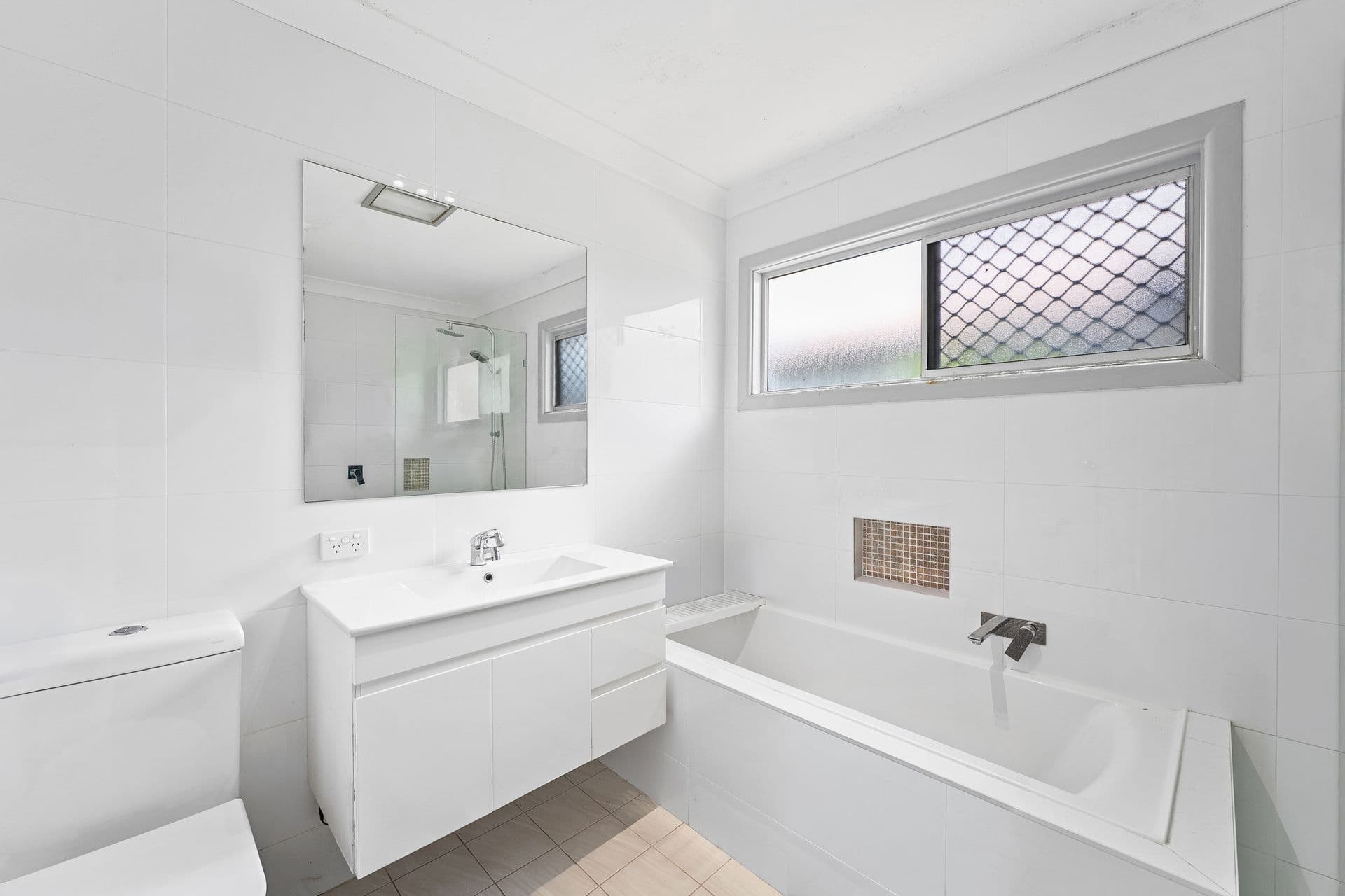 2/275 Ocean View Road Ettalong Beach, Ettalong Beach, NSW, 2257, Umina Beach - Thumbnail 2
