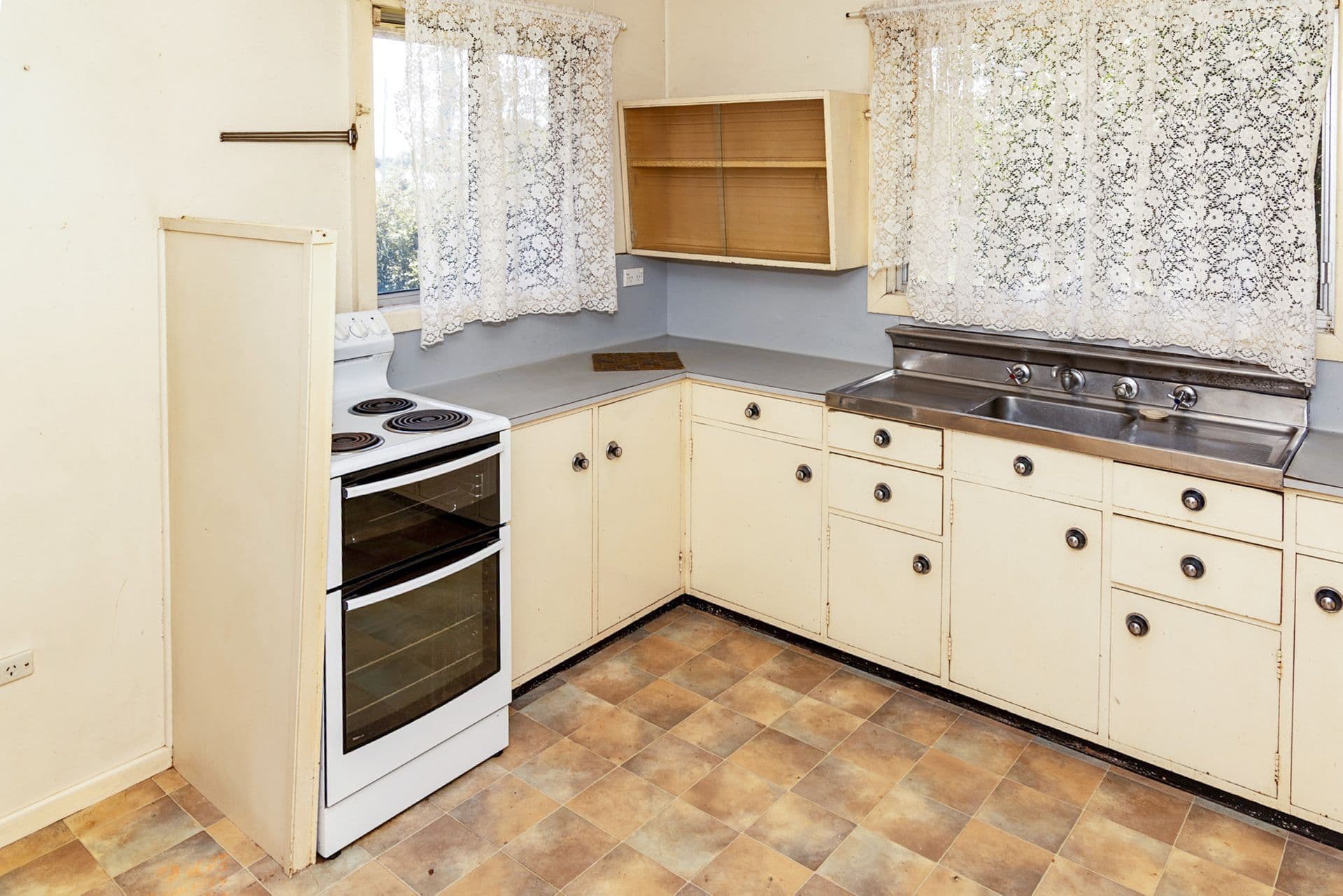230 Taylor Street, Newtown, QLD, 4350, Newtown - Thumbnail 2