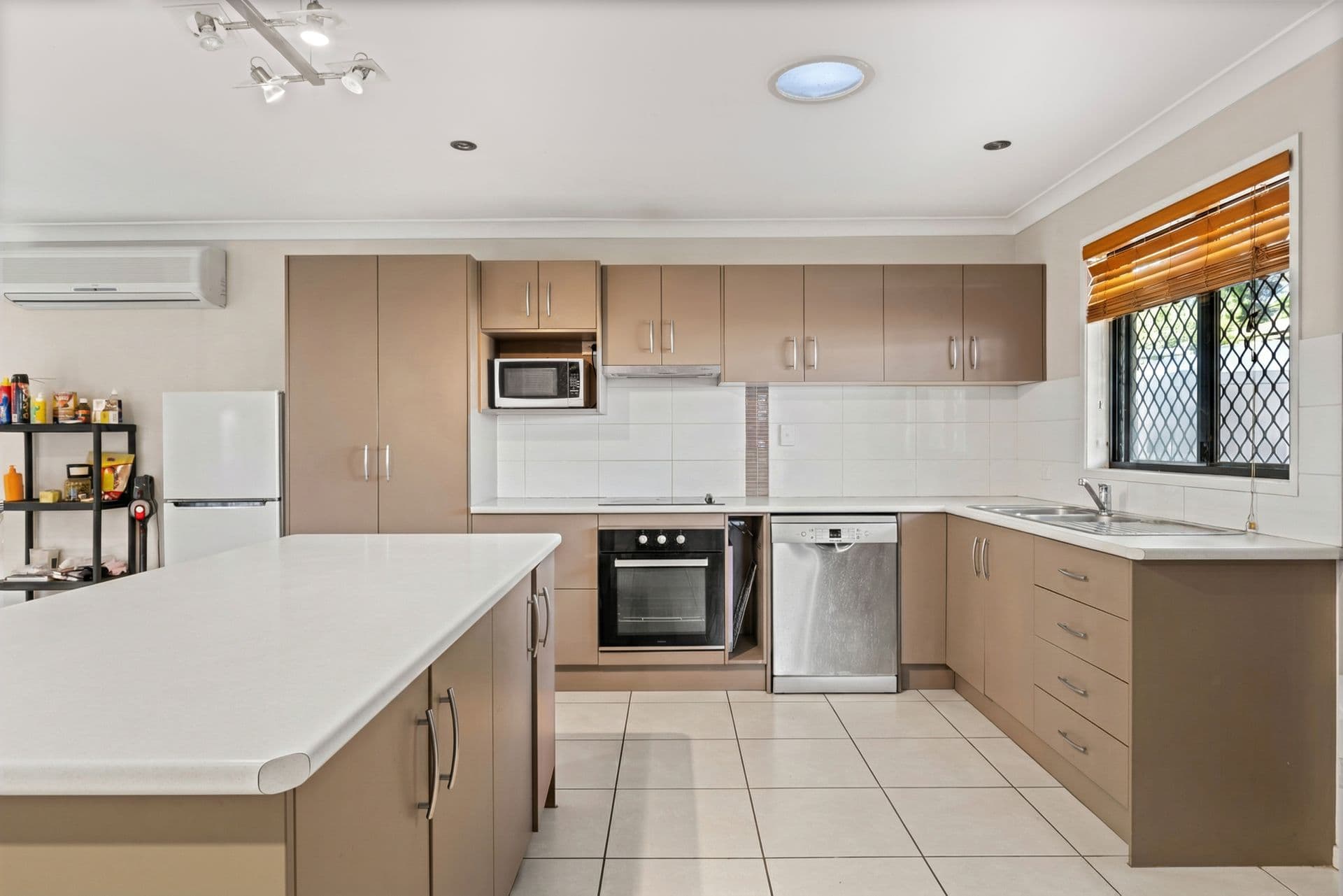 12 Gauntlet Street, North Toowoomba, QLD, 4350, North Toowoomba - Thumbnail 2