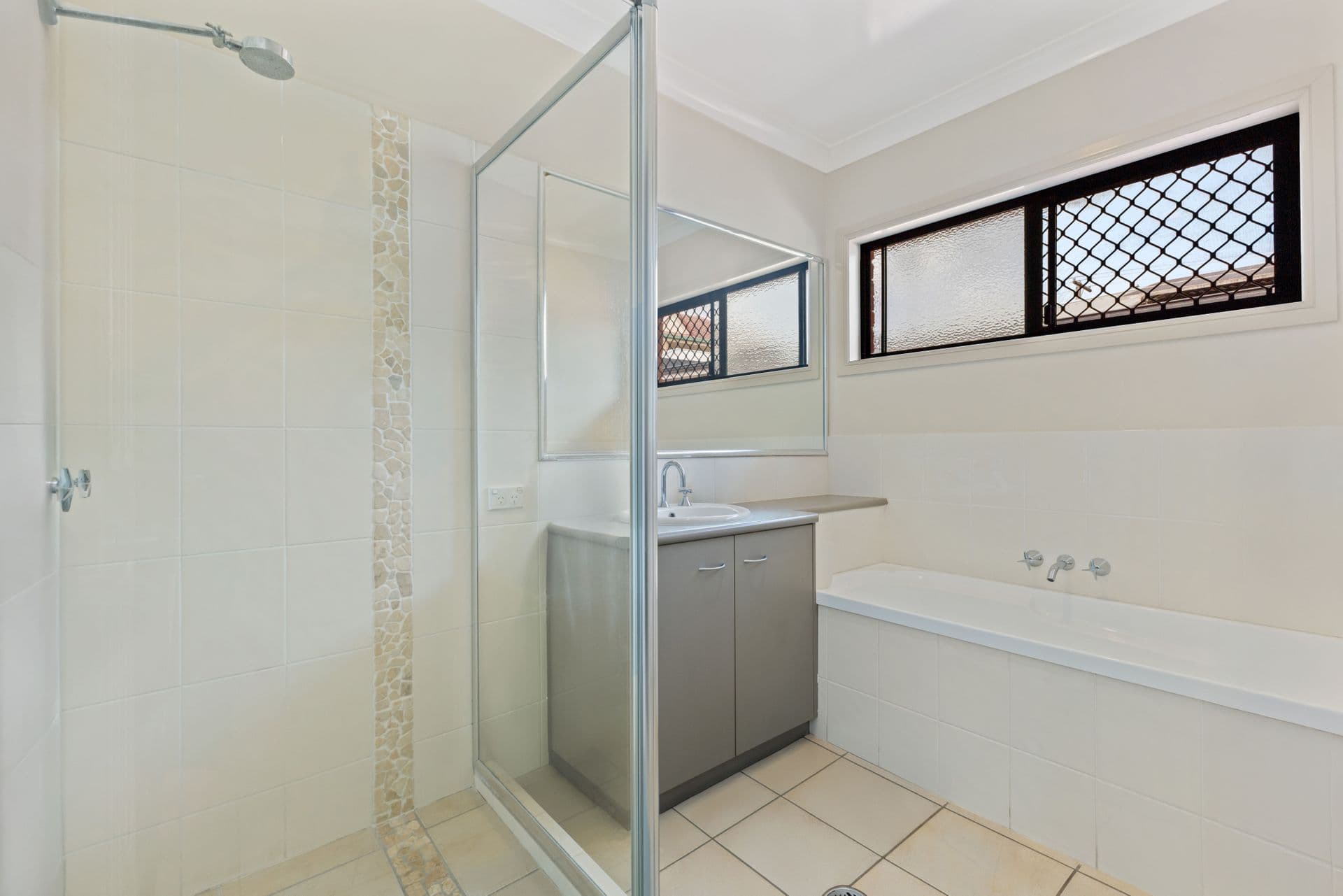 2/349 West Street, Harristown, QLD, 4350, Harristown - Thumbnail 5