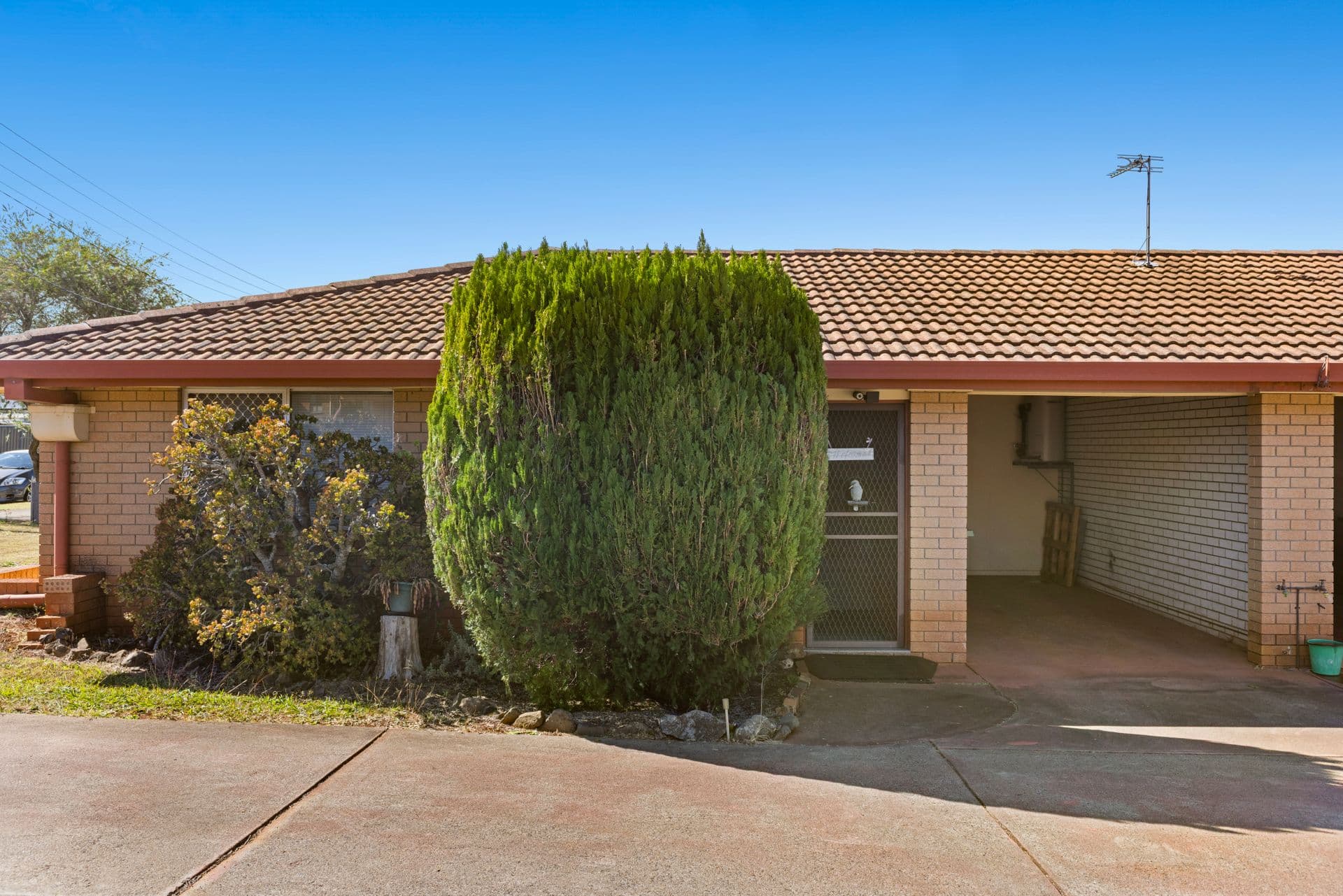 6-8 Fitzpatrick Street, Wilsonton, QLD, 4350, Wilsonton - Thumbnail 2