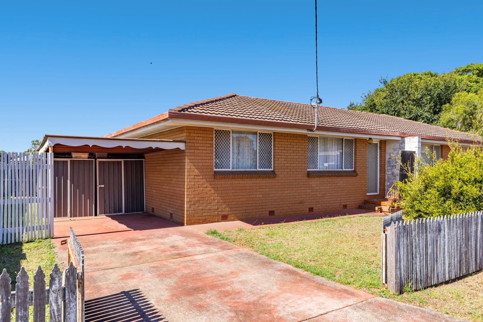 10 Whitefriars Street, Rockville, QLD, 4350, Rockville - Thumbnail 3