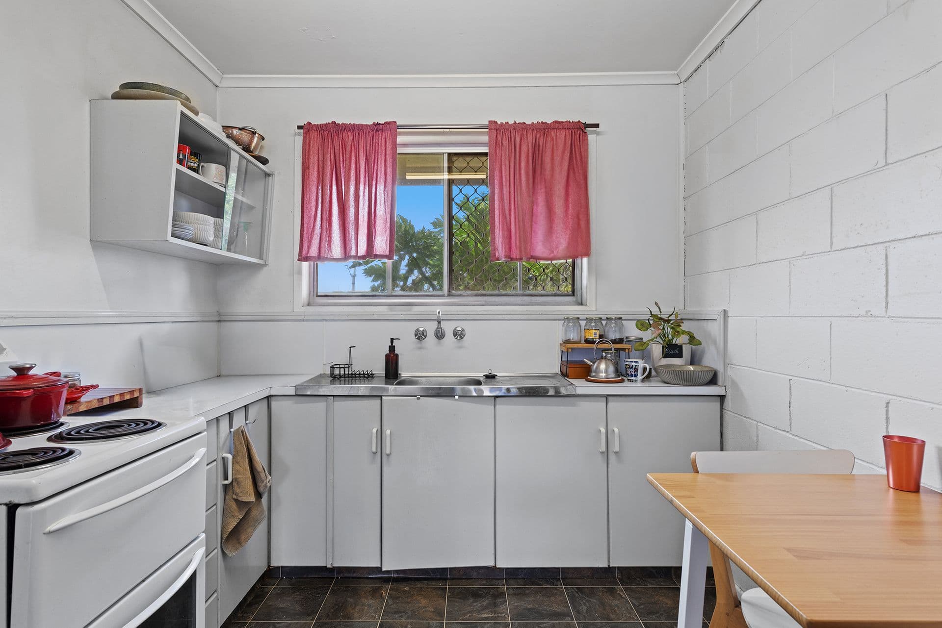 10 Whitefriars Street, Rockville, QLD, 4350, Rockville - Thumbnail 5