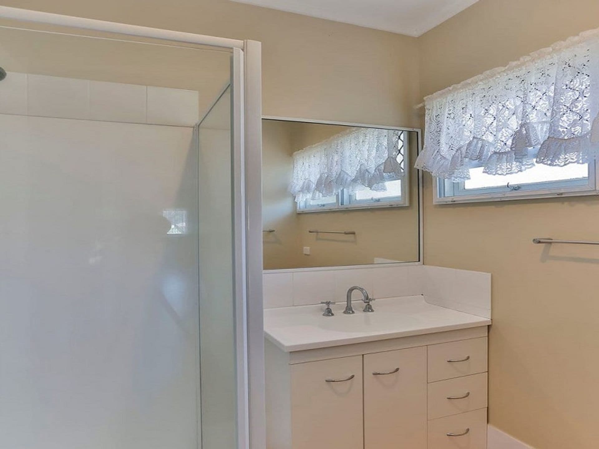2 Aylmer Street, Oakey, QLD, 4401, Oakey - Thumbnail 5