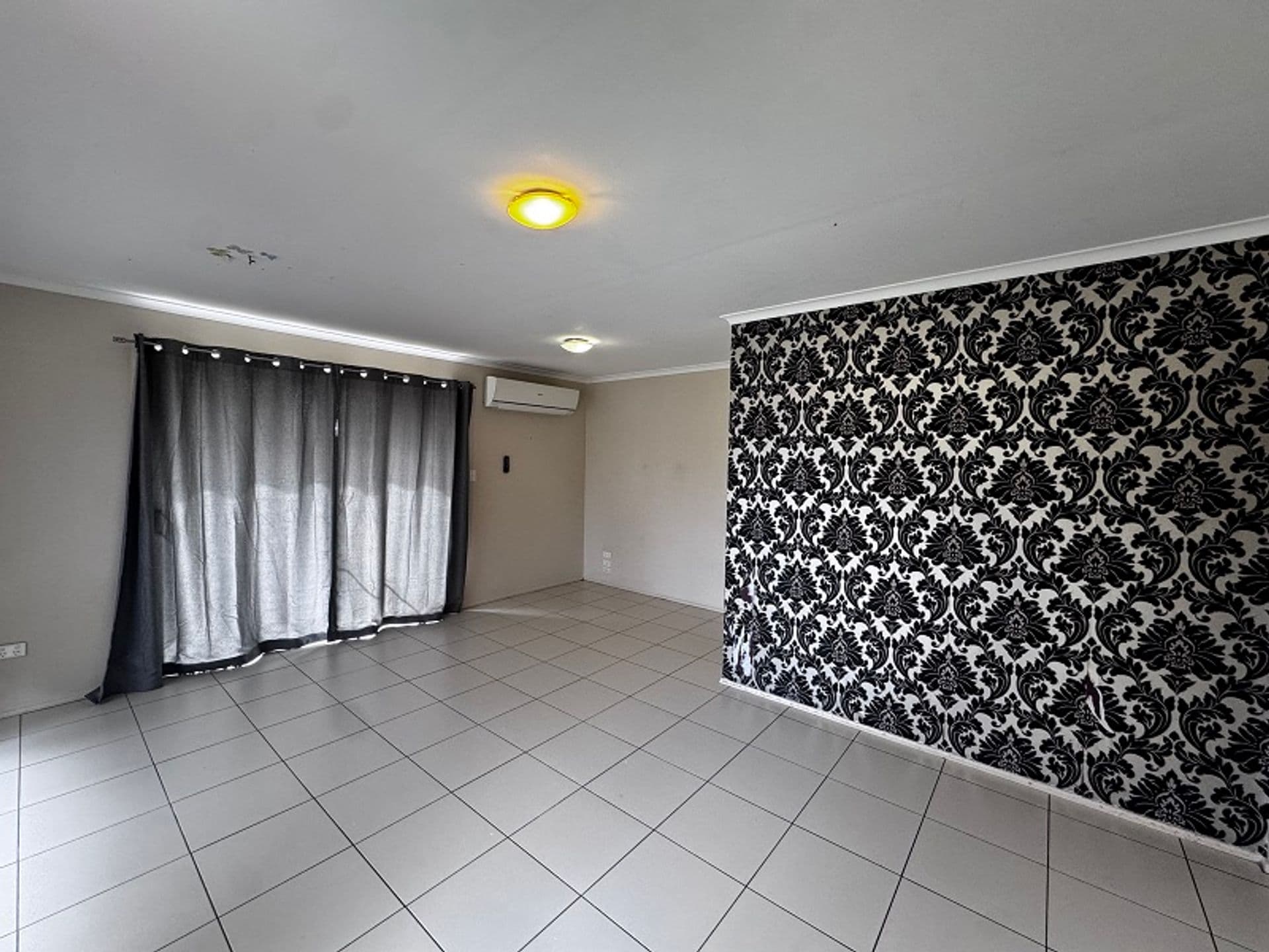 21 Melita Crescent, Wilsonton Heights, QLD, 4350, Wilsonton Heights - Thumbnail 3