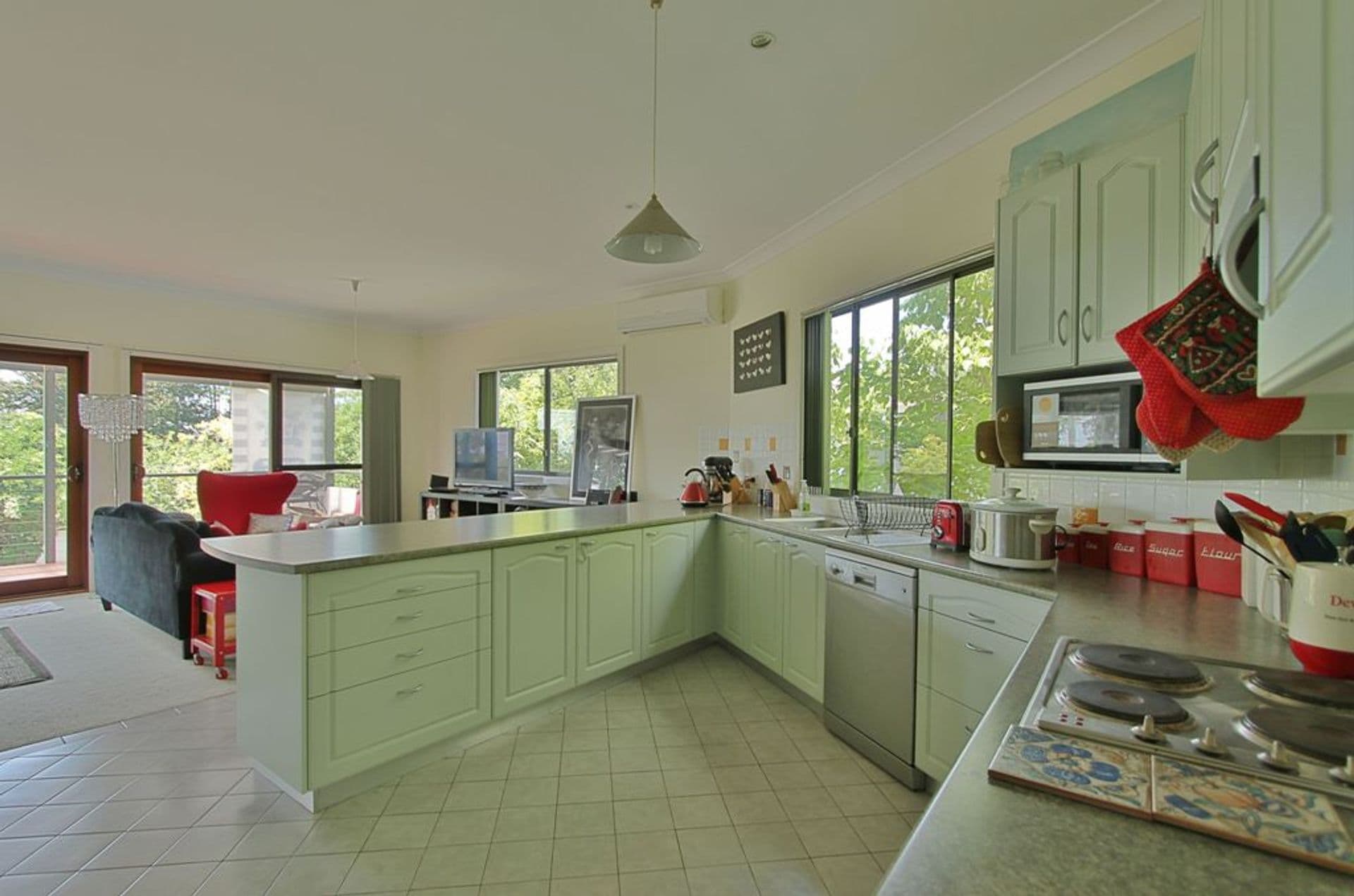 6 Ferguson Avenue, Hazelbrook, NSW, 2779, Hazelbrook - Thumbnail 4