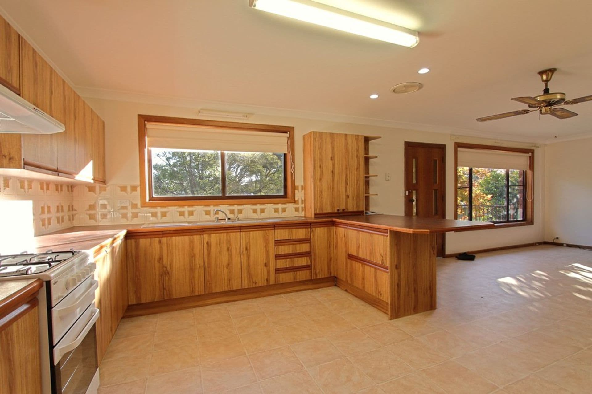 10 Arthur Street, Woodford, NSW, 2778, Woodford - Thumbnail 2