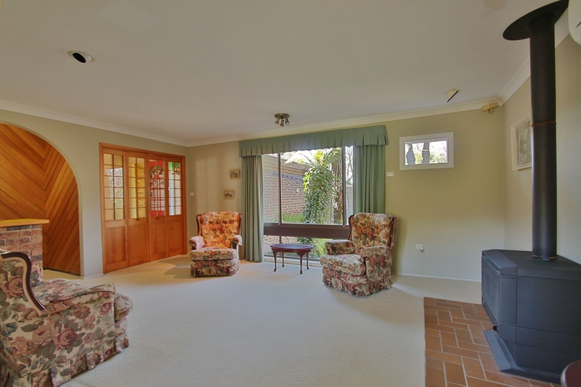 12 Pine Street, Hazelbrook, NSW, 2779, Hazelbrook - Thumbnail 2