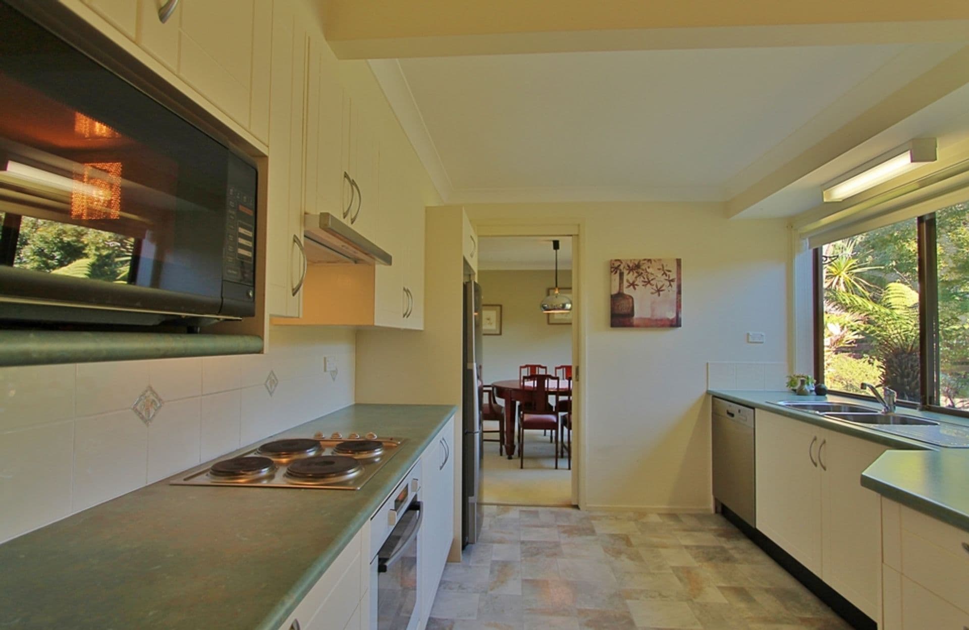 12 Pine Street, Hazelbrook, NSW, 2779, Hazelbrook - Thumbnail 4