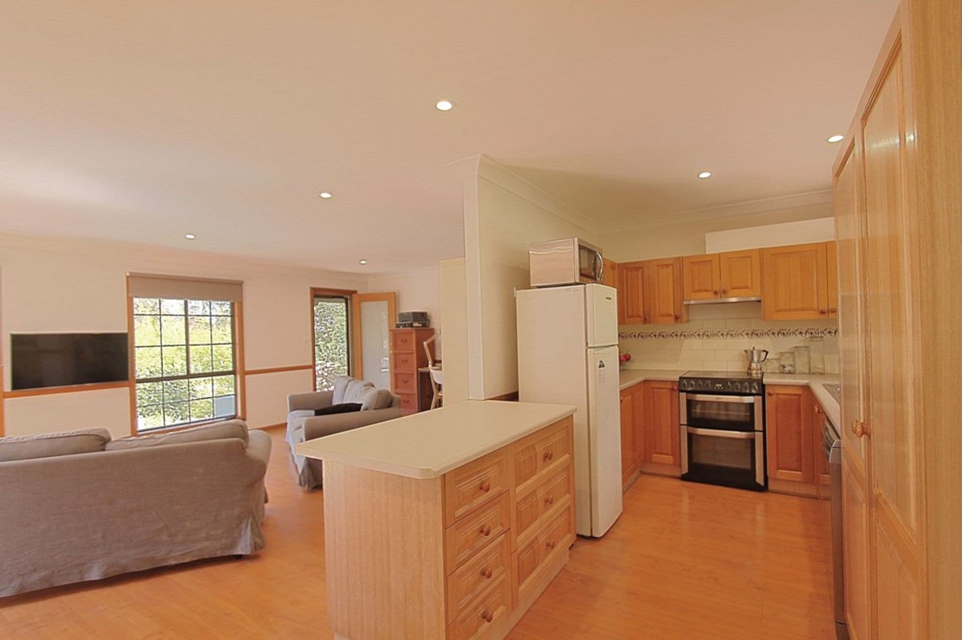 34 Cliff Avenue, Hazelbrook, NSW, 2779, Hazelbrook - Thumbnail 5