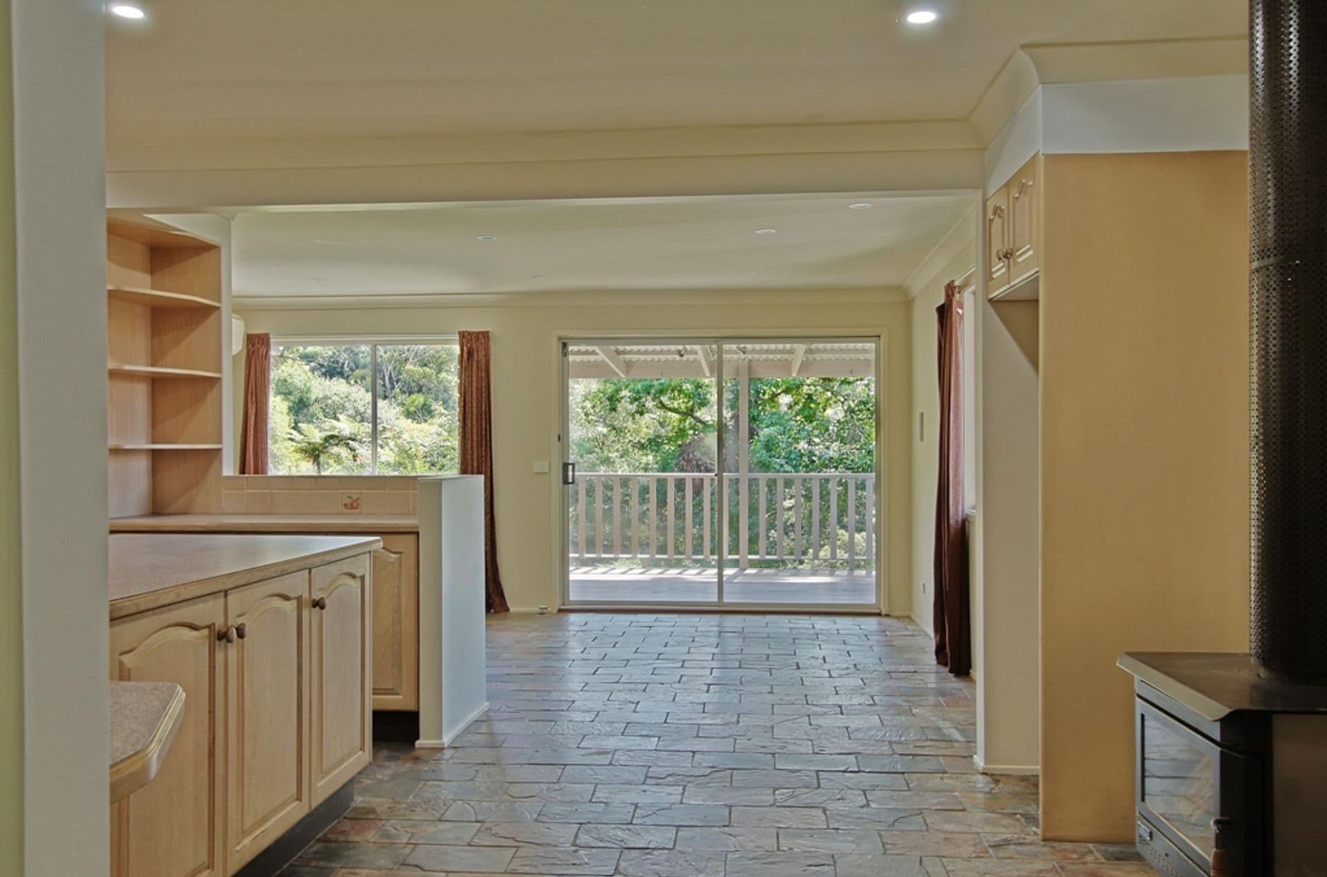 128 Hall Parade, Hazelbrook, NSW, 2779, Hazelbrook - Thumbnail 4