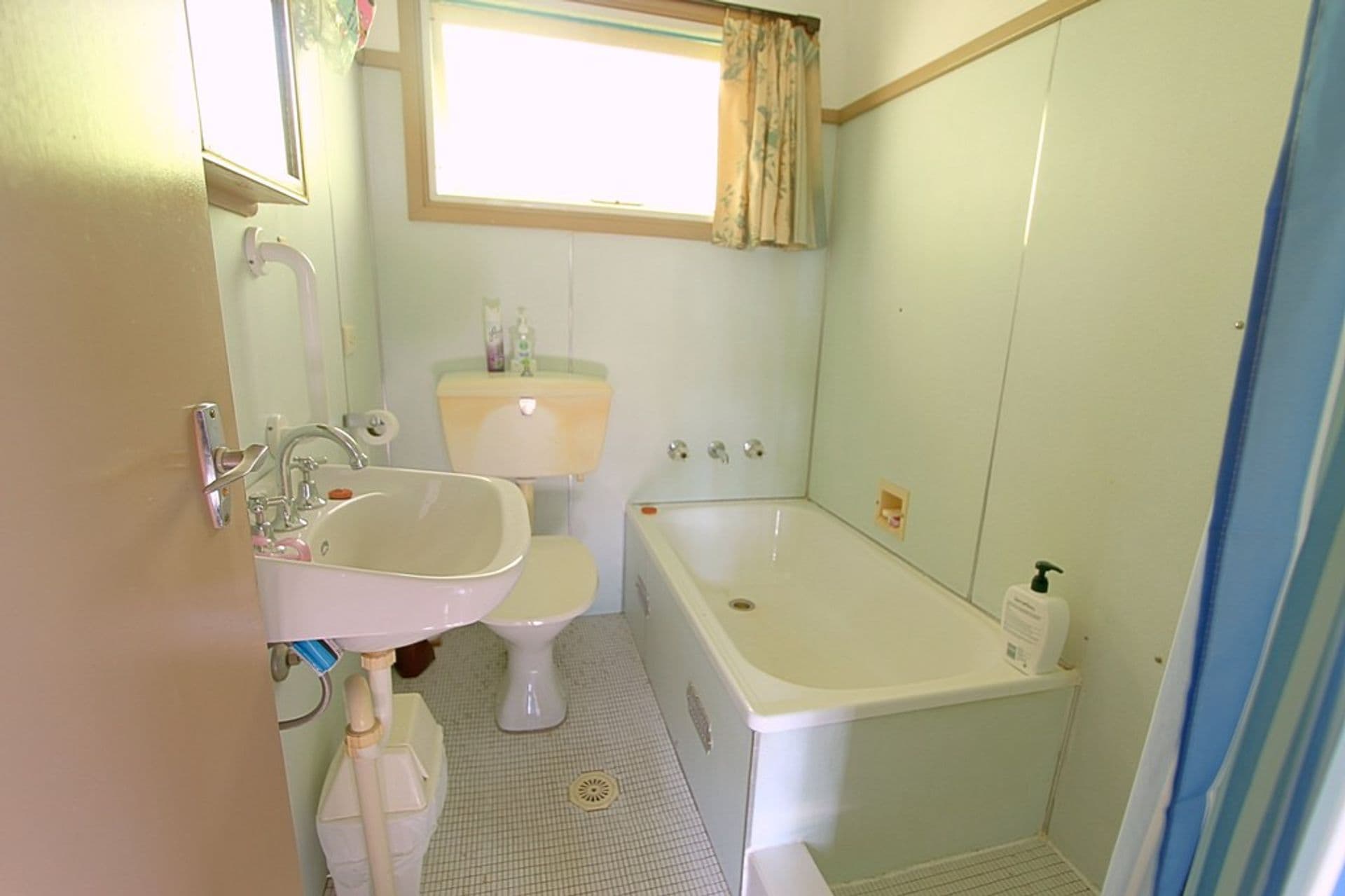 64 Railway Parade, Hazelbrook, NSW, 2779, Hazelbrook - Thumbnail 7