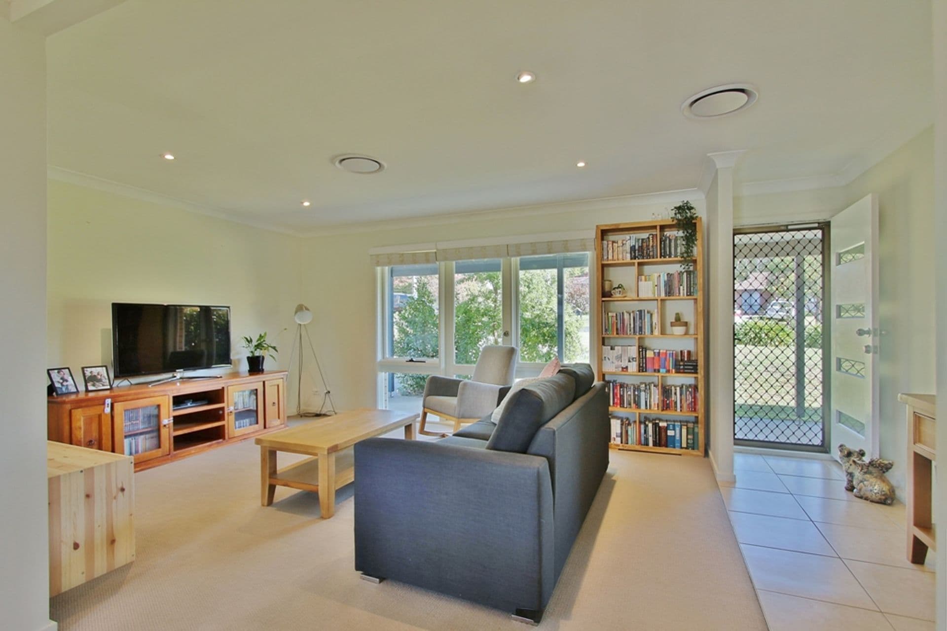 11 Blue Hills Road, Hazelbrook, NSW, 2779, Hazelbrook - Thumbnail 4
