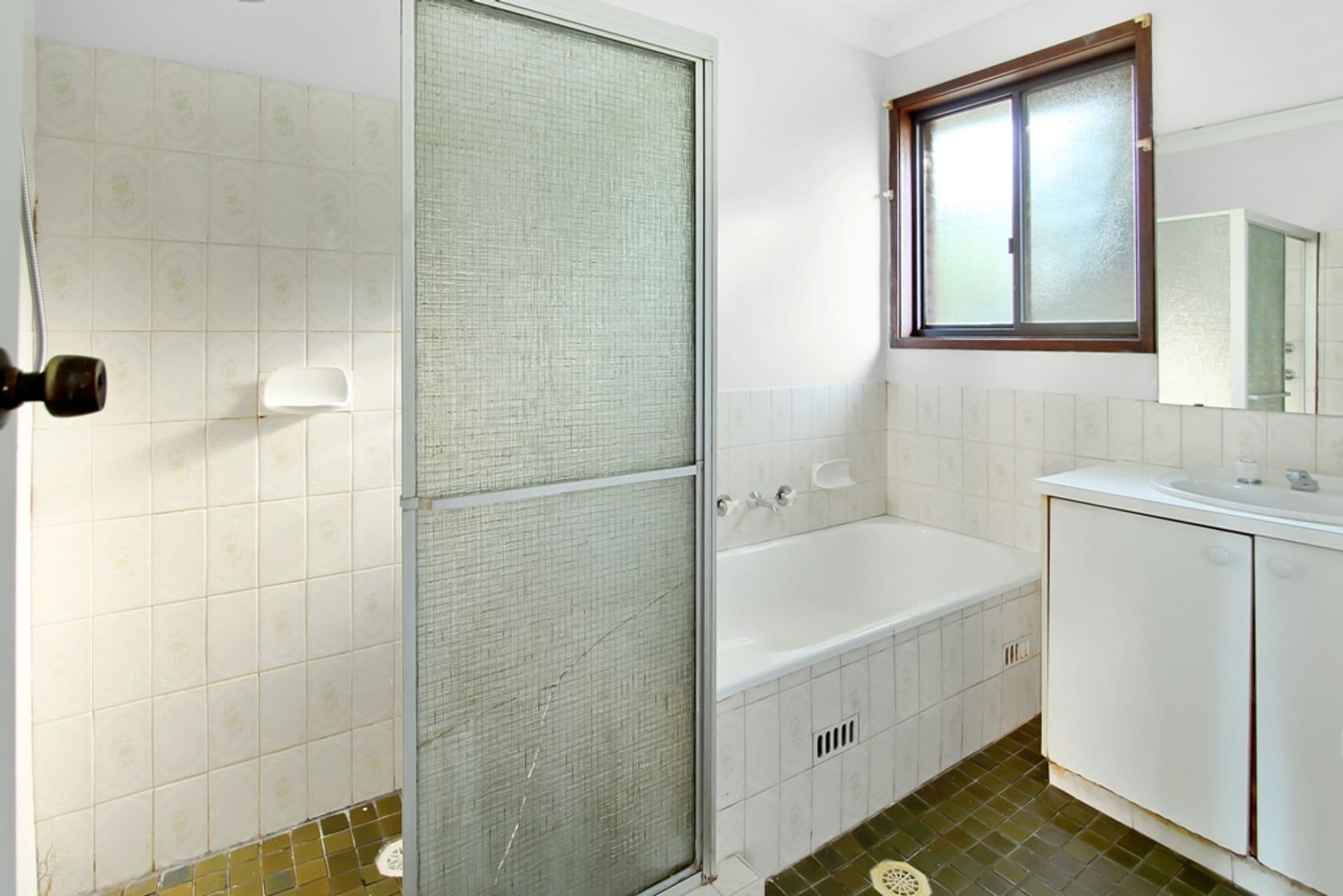 40 Oaklands Road, Hazelbrook, NSW, 2779, Hazelbrook - Thumbnail 5