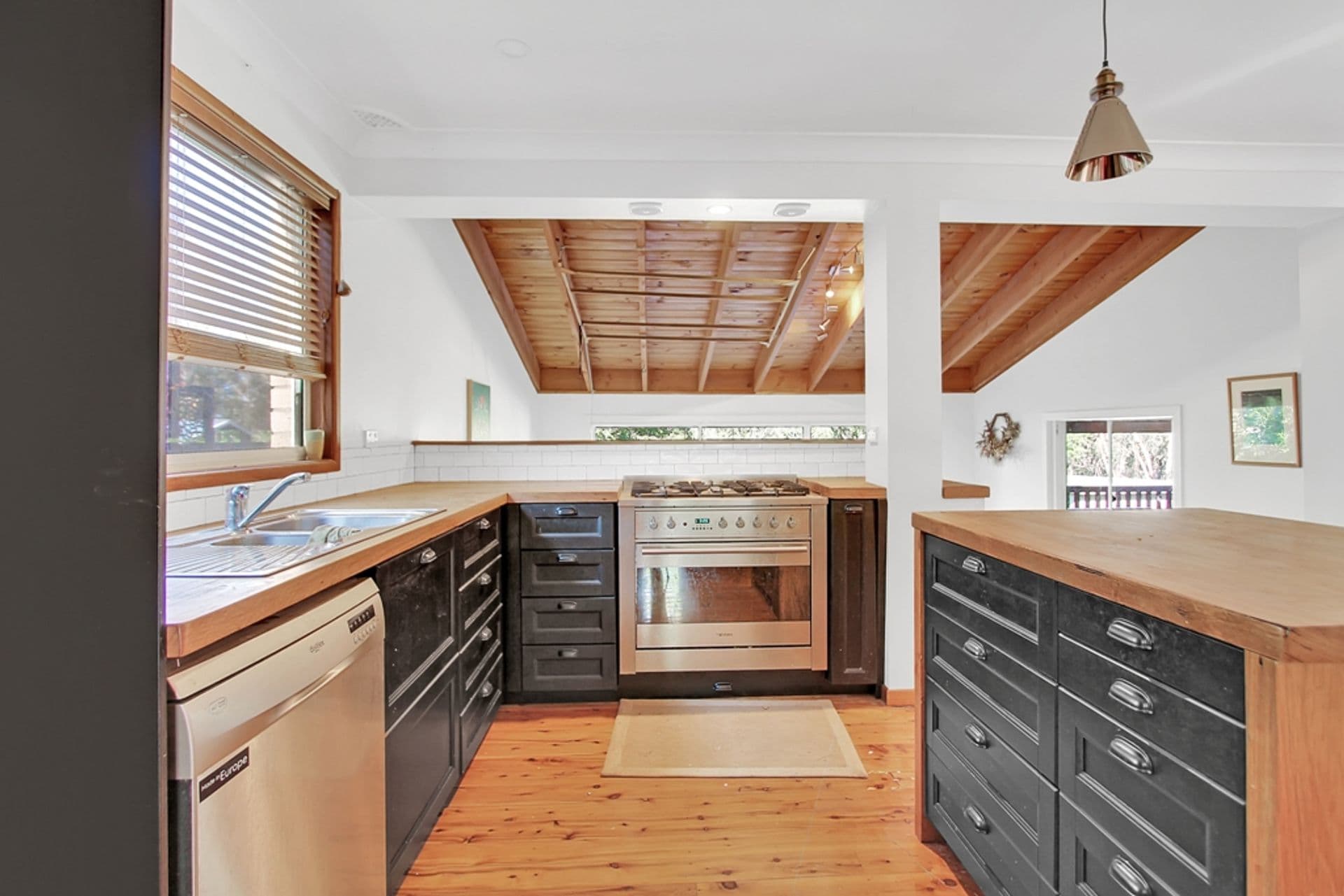 49 Fern Avenue, Hazelbrook, NSW, 2779, Hazelbrook - Thumbnail 4
