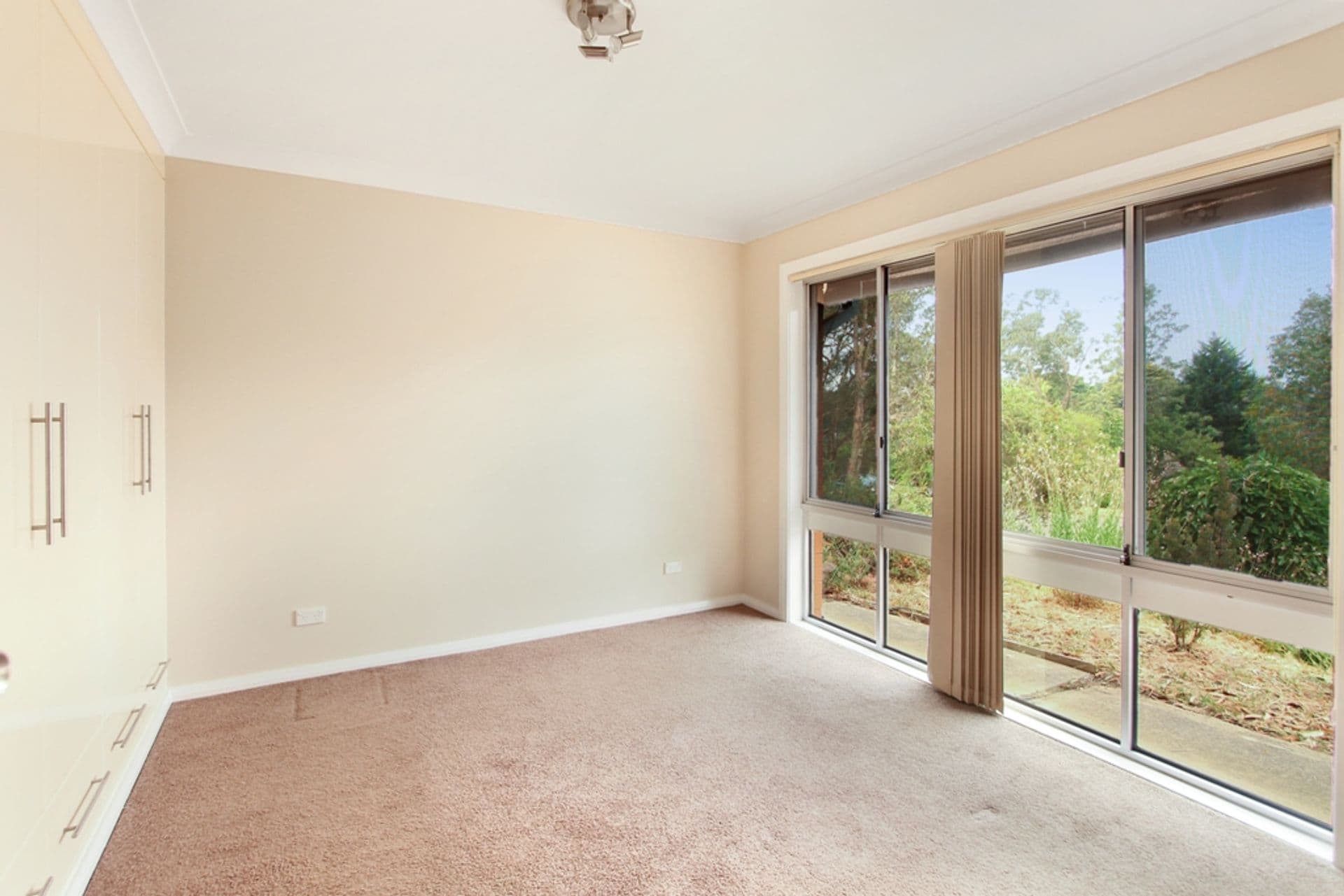 5 Derain Crescent, Hazelbrook, NSW, 2779, Hazelbrook - Thumbnail 4