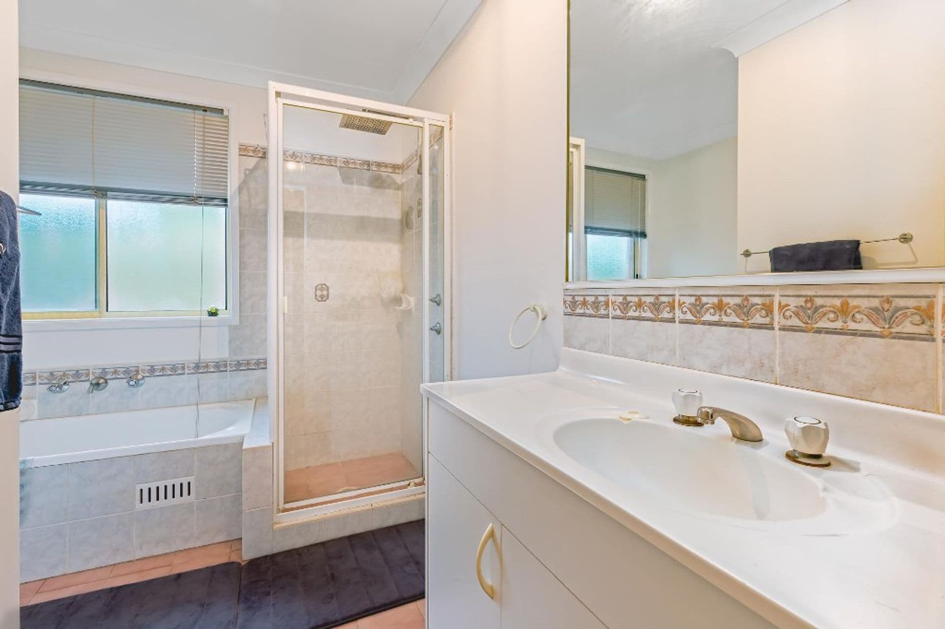15 Kingfisher Crescent, Bullaburra, NSW, 2784, Bullaburra - Thumbnail 6