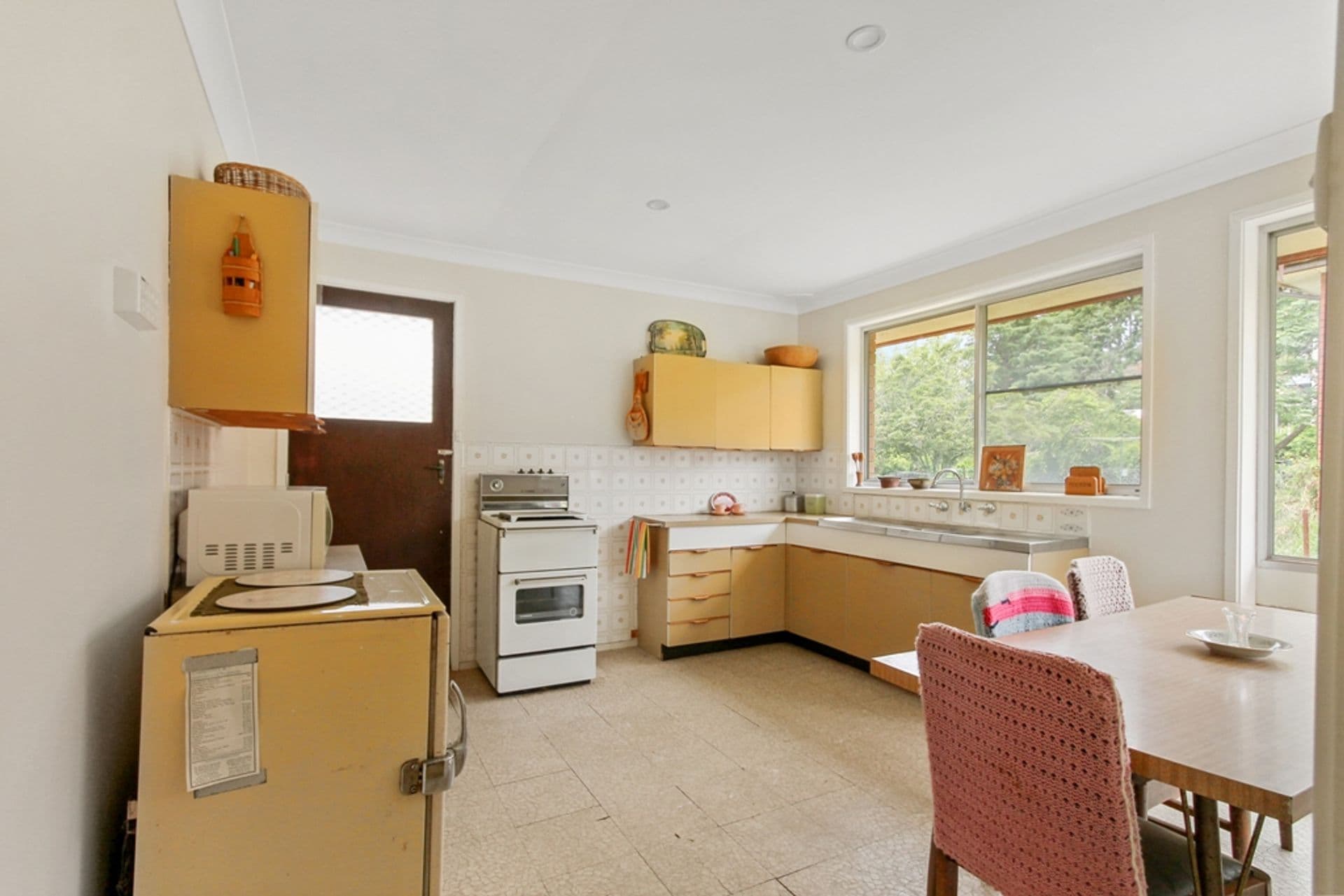 39 Clearview Parade, Hazelbrook, NSW, 2779, Hazelbrook - Thumbnail 2