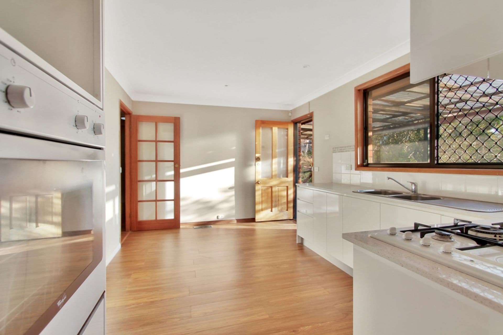21 Valley Road, Hazelbrook, NSW, 2779, Hazelbrook - Thumbnail 2
