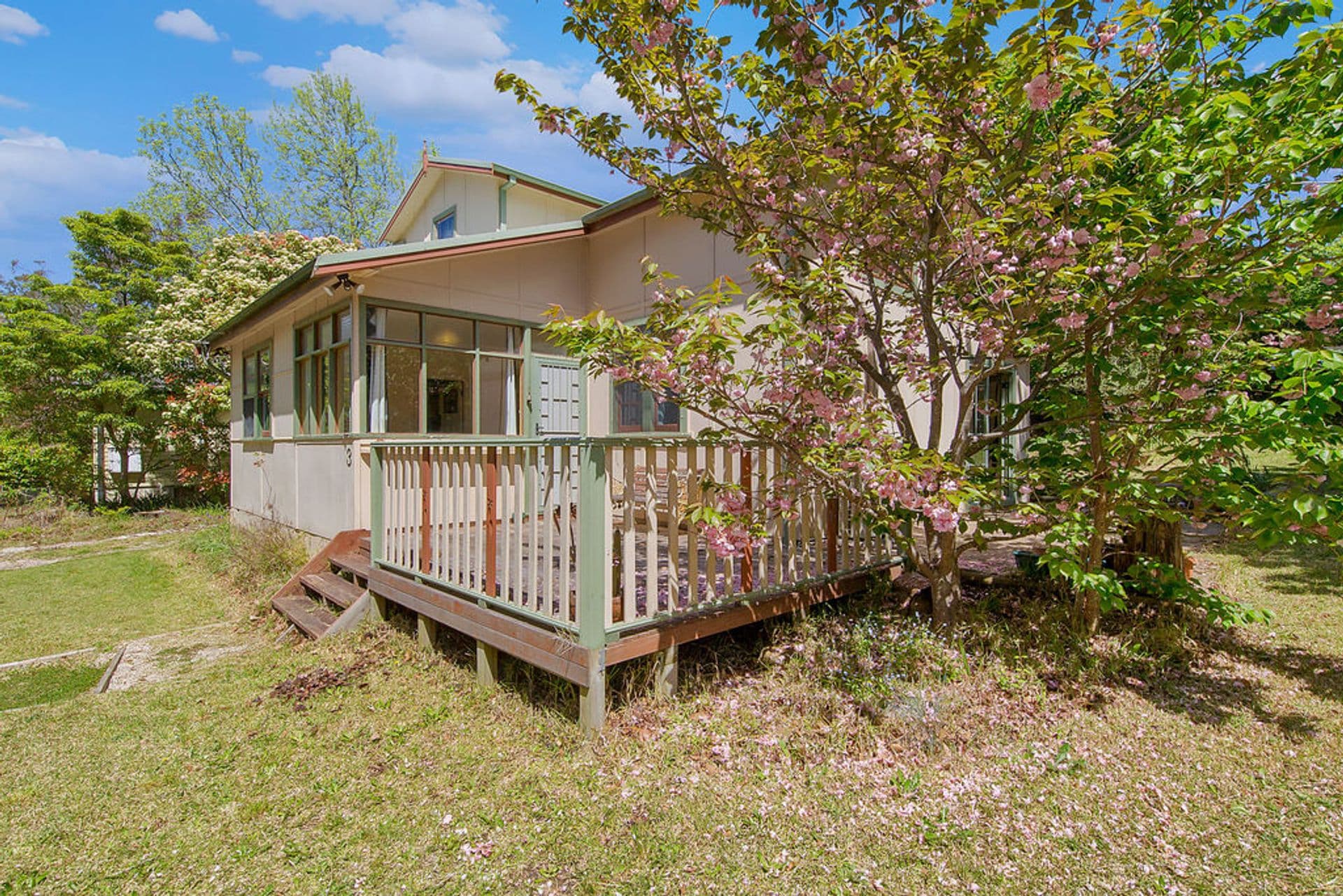 3 Genevieve Road, Bullaburra, NSW, 2784, Bullaburra - Thumbnail 2