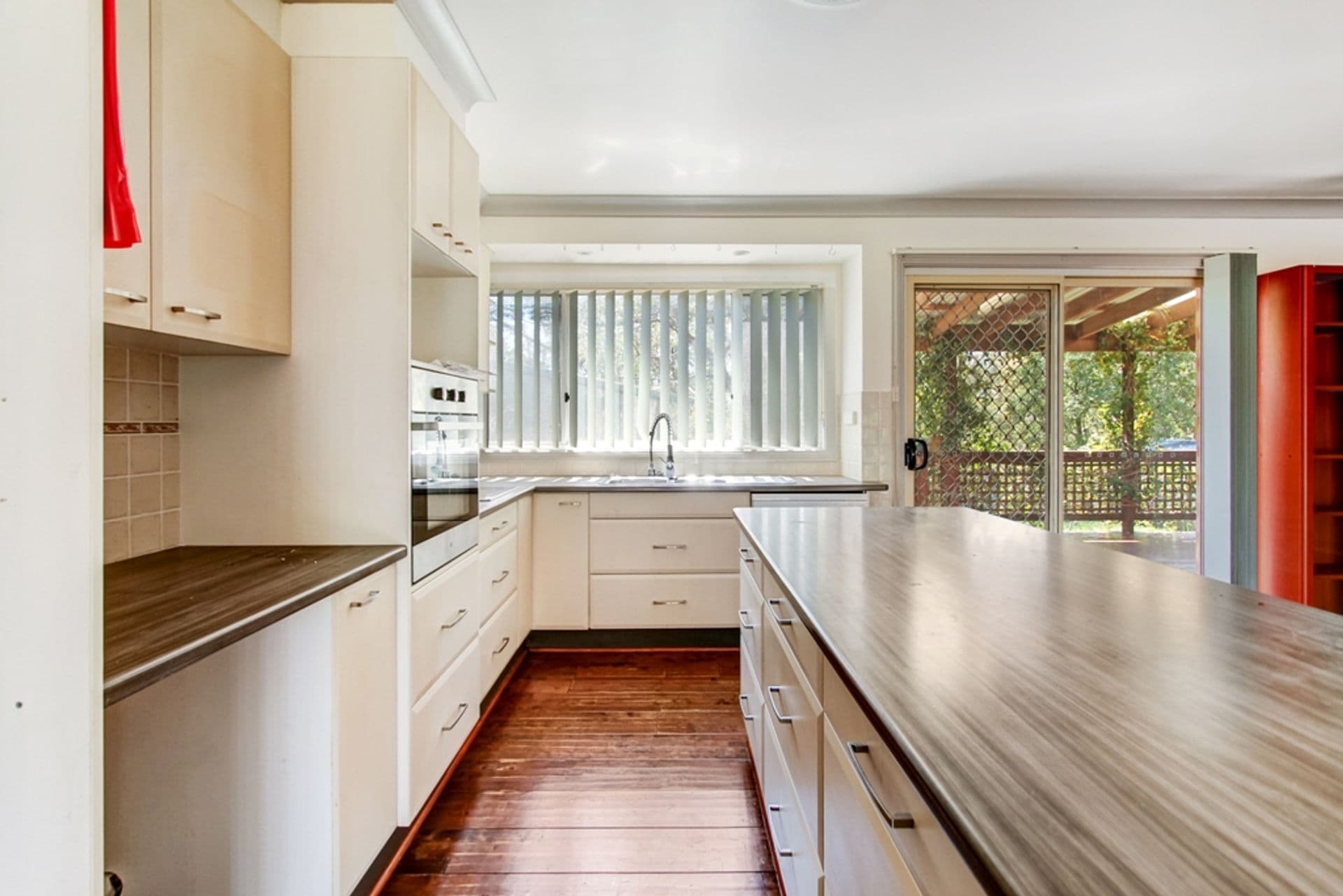 178 Hall Parade, Hazelbrook, NSW, 2779, Hazelbrook - Thumbnail 2