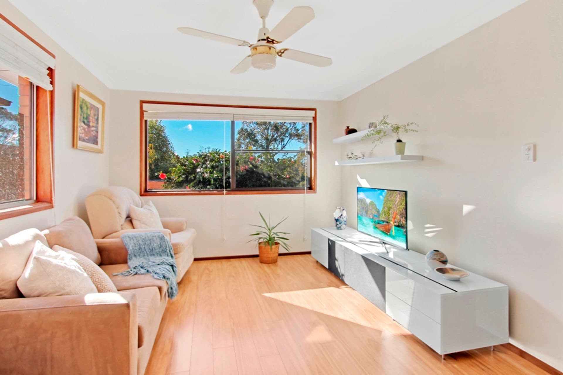 10 Alexander Avenue, Hazelbrook, NSW, 2779, Hazelbrook - Thumbnail 2