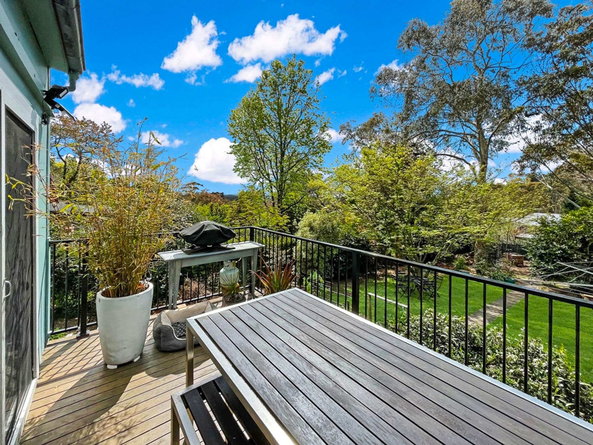 11 Oaklands Road, Hazelbrook, NSW, 2779, Hazelbrook - Thumbnail 2