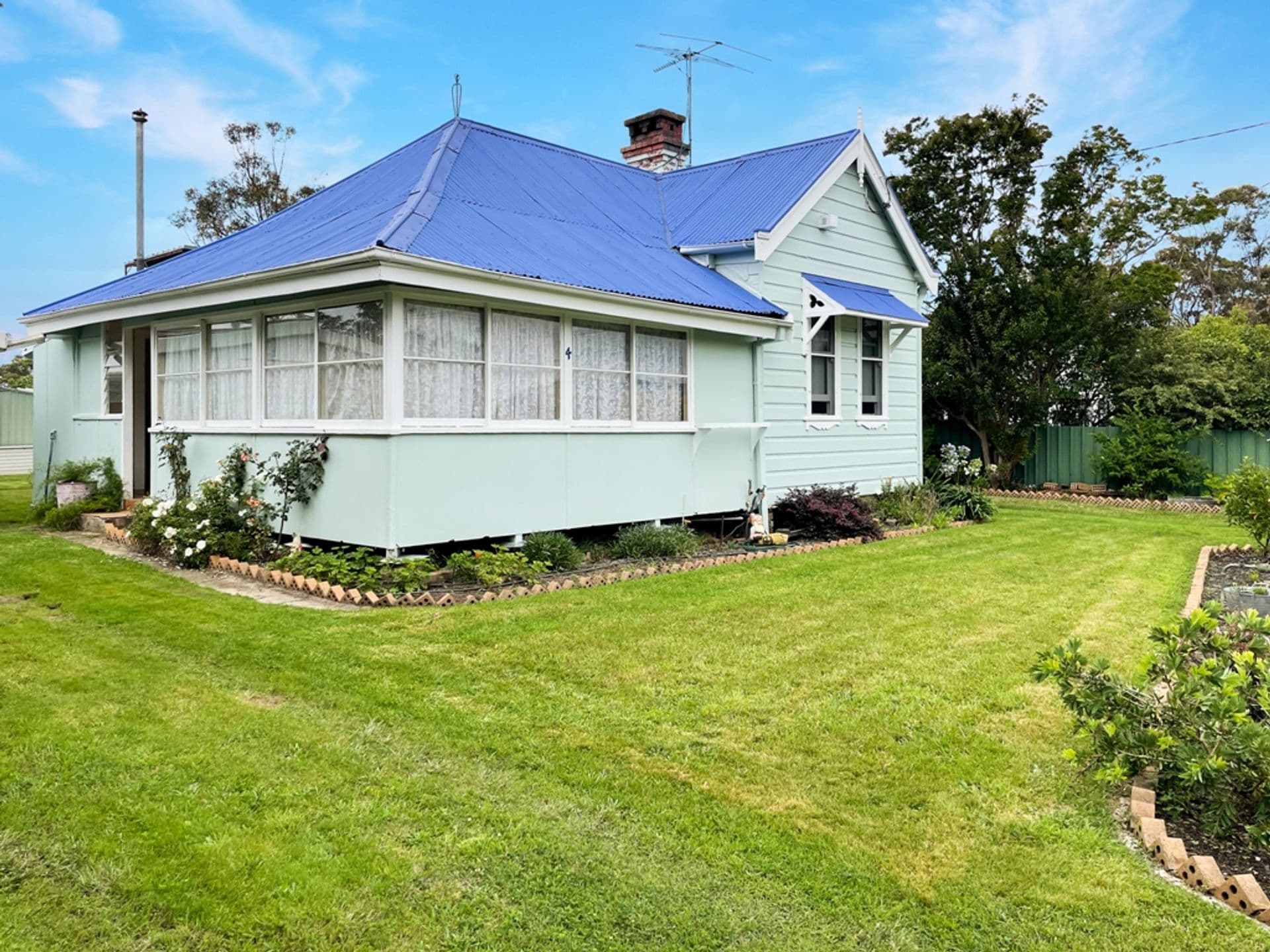 4 Valley Road, Hazelbrook, NSW, 2779, Hazelbrook - Image 1