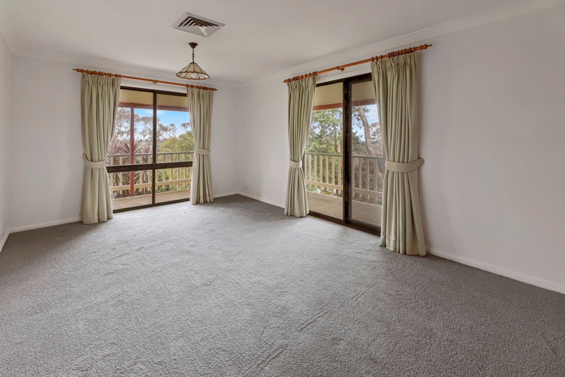 29 Hilltop Avenue, Hazelbrook, NSW, 2779, Hazelbrook - Thumbnail 5