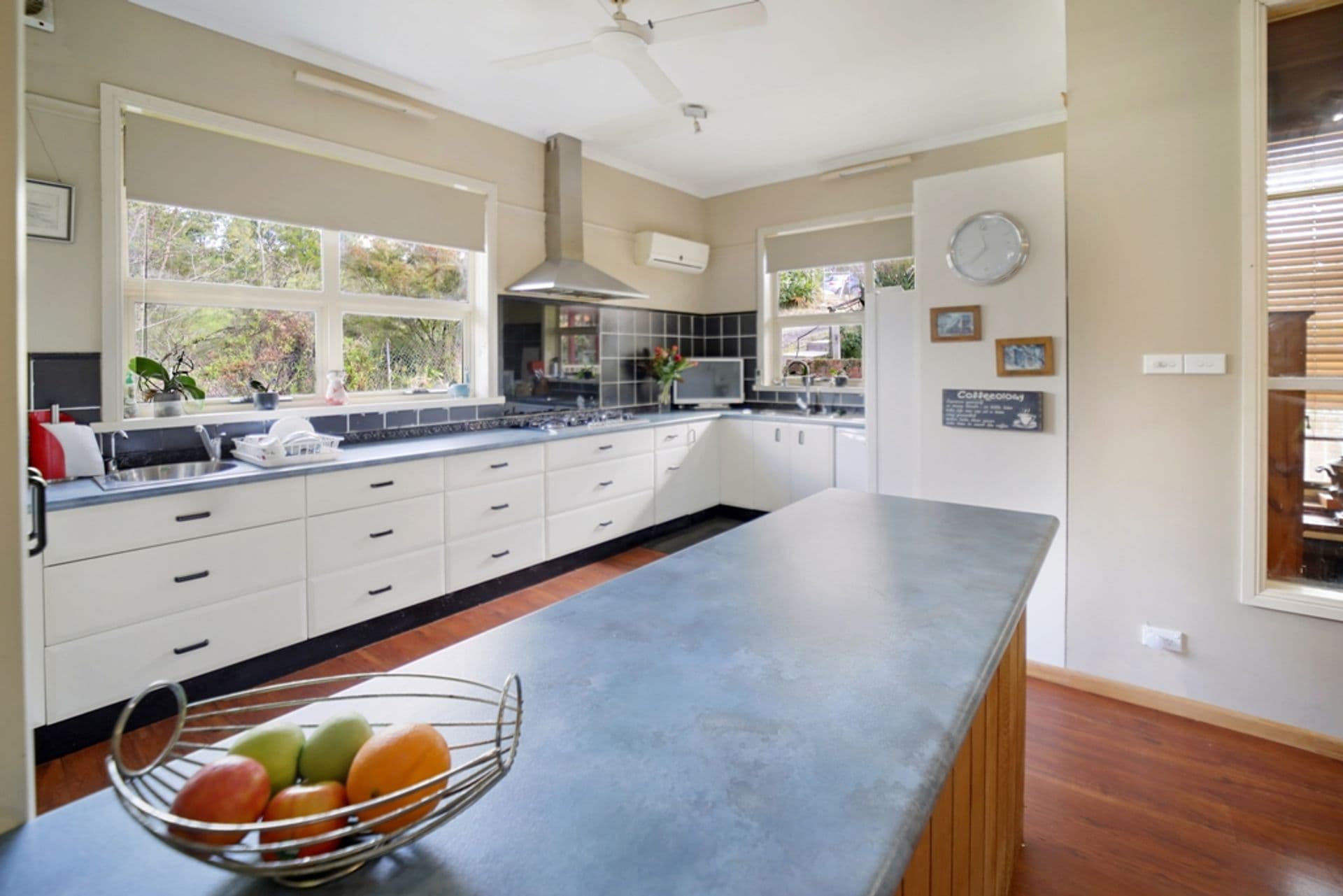 9 Clear View Parade, Hazelbrook, NSW, 2779, Hazelbrook - Thumbnail 3